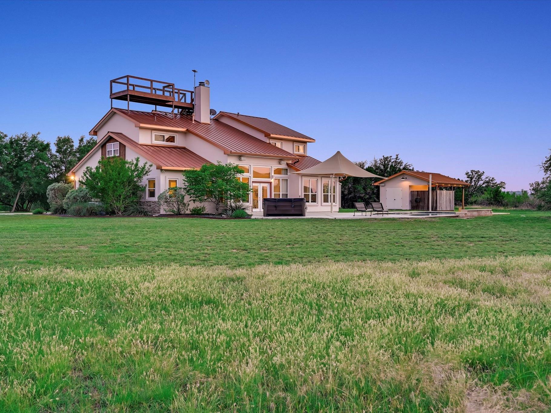 312 Paleface Point Dr, Spicewood, TX 78669