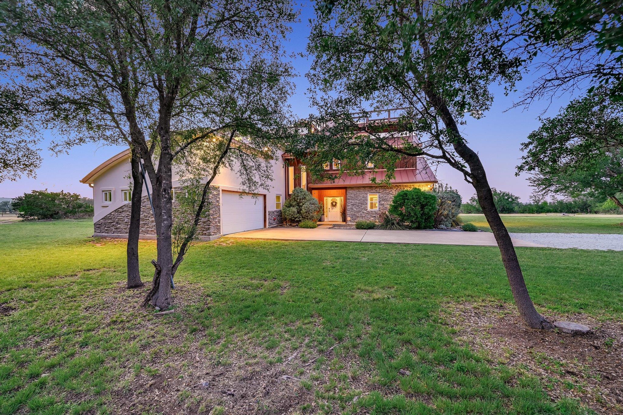 312 Paleface Point Dr, Spicewood, TX 78669