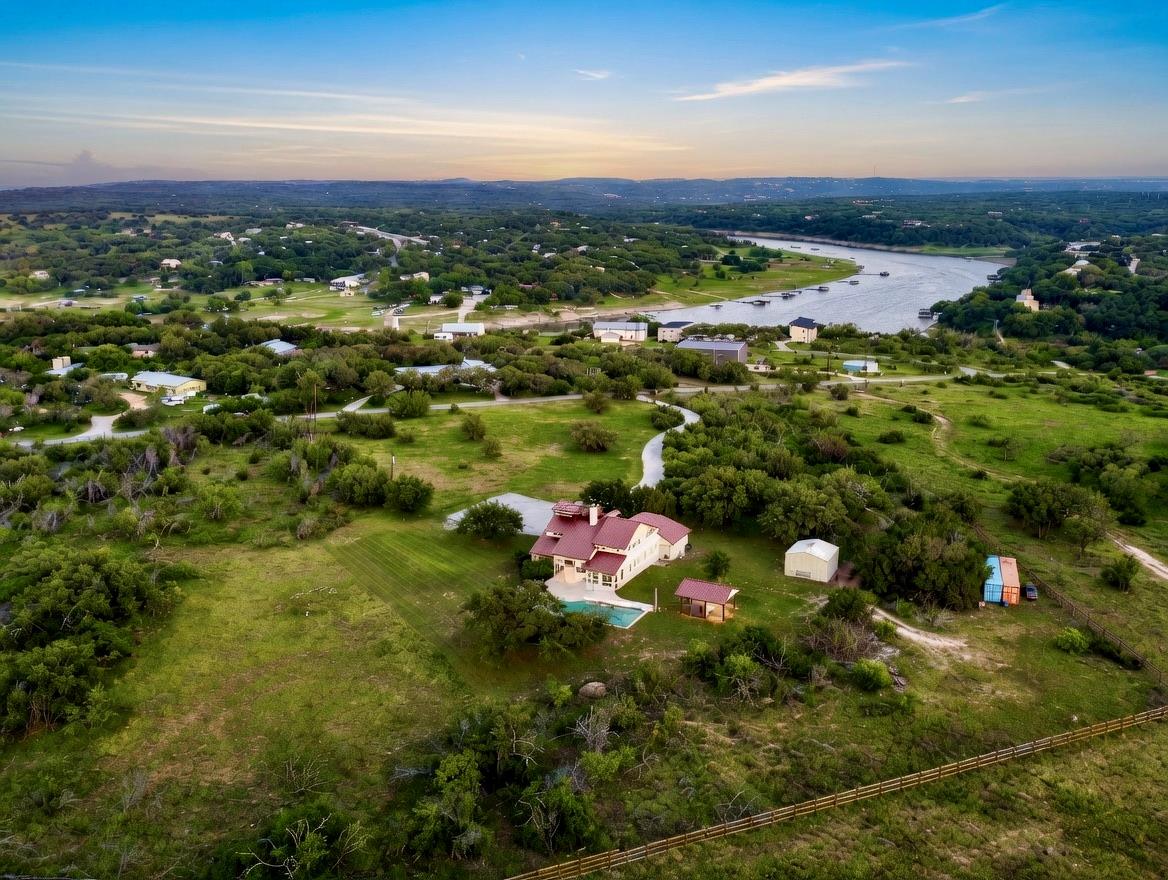 312 Paleface Point Dr, Spicewood, TX 78669