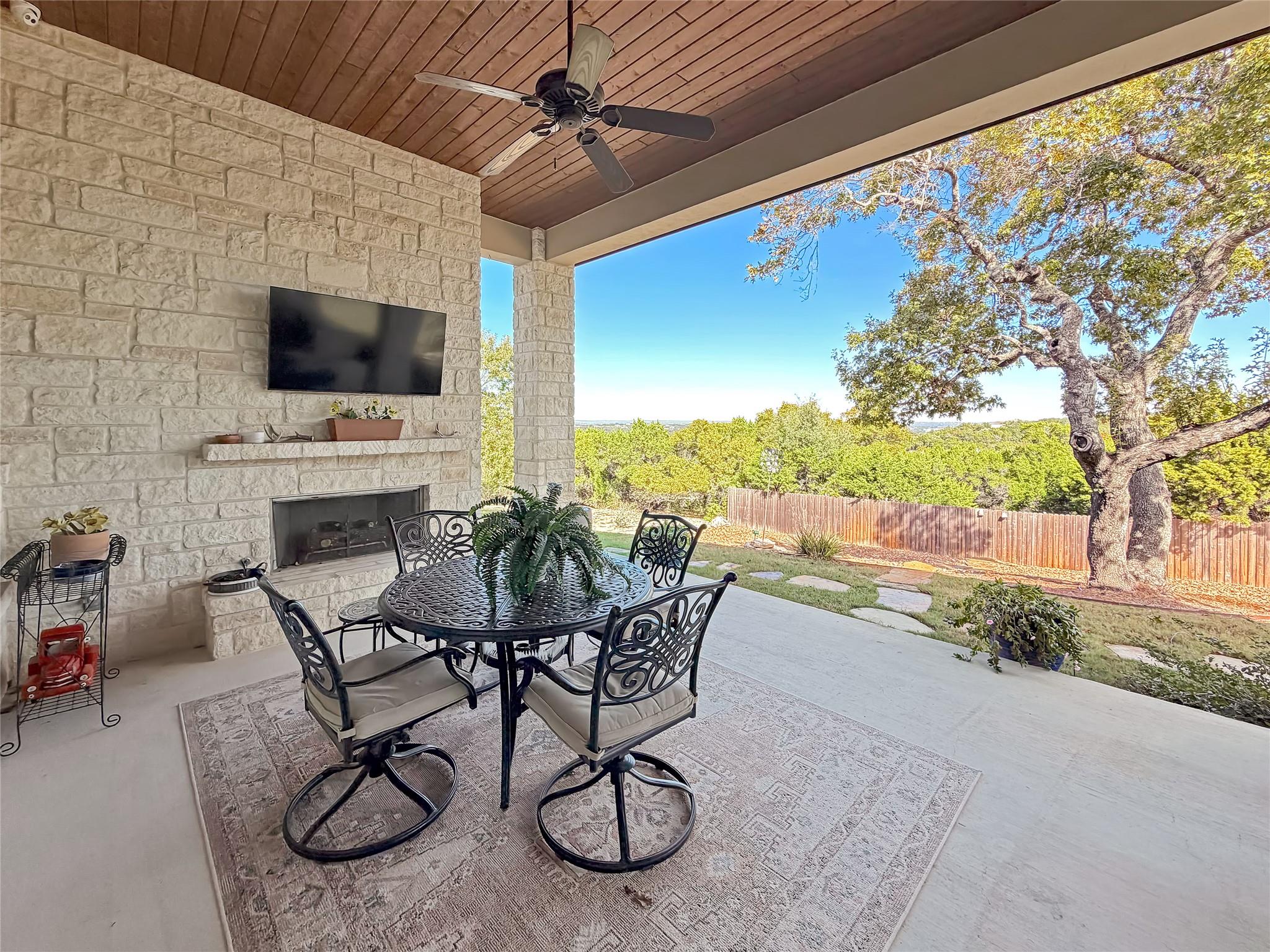 631 Angelica Vis, Canyon Lake, TX 78133