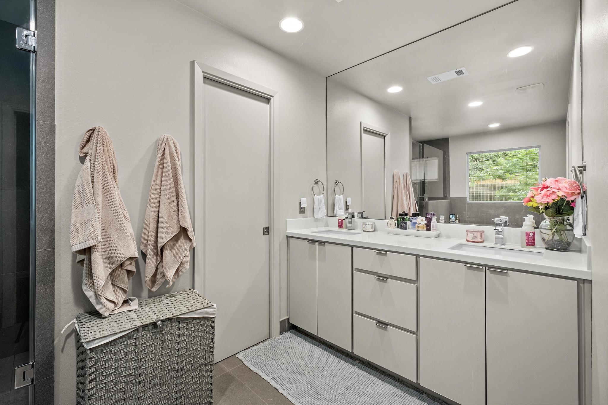 2802 Warren St # B, Austin, TX 78703