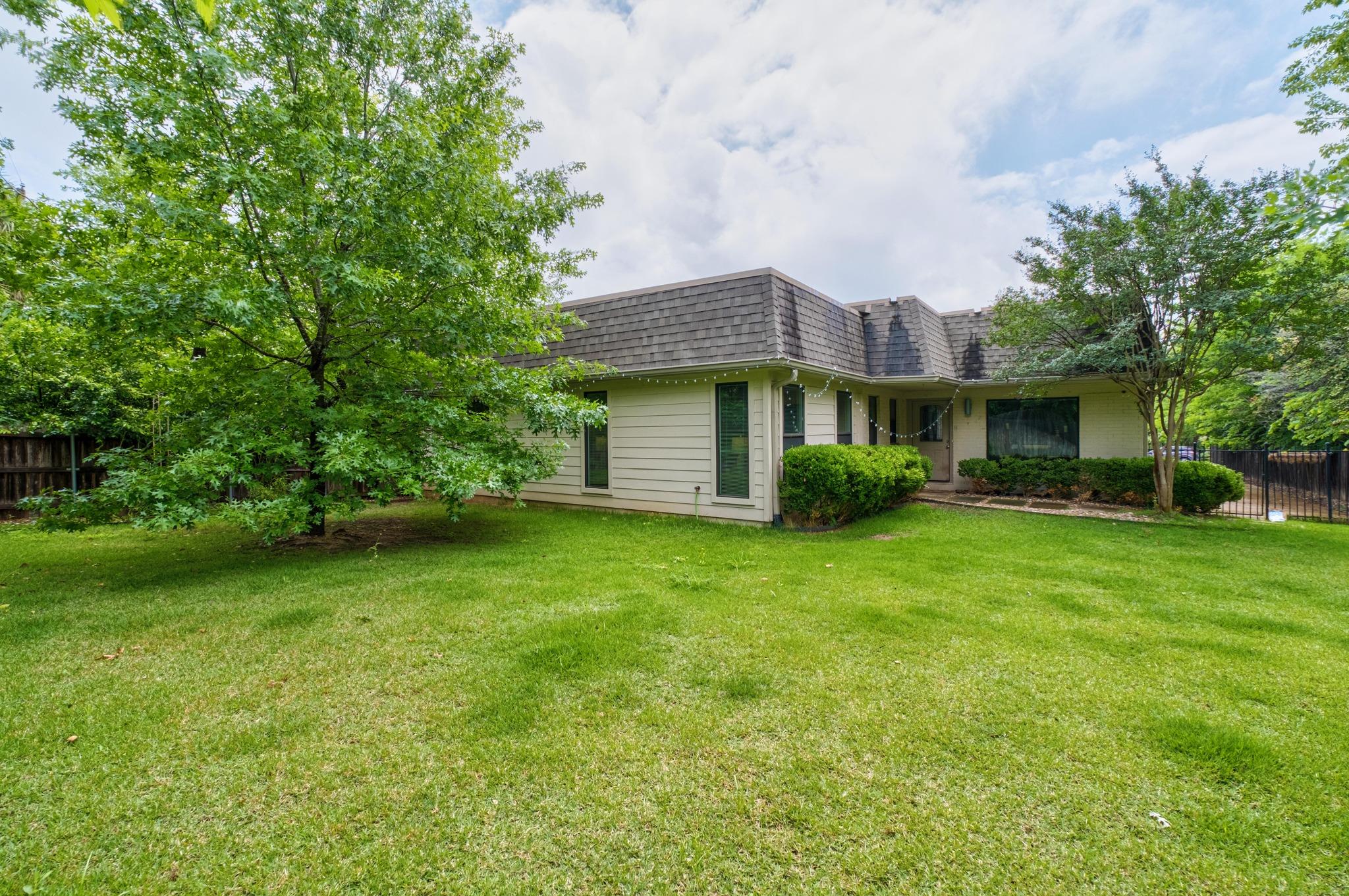 2802 Warren St # B, Austin, TX 78703