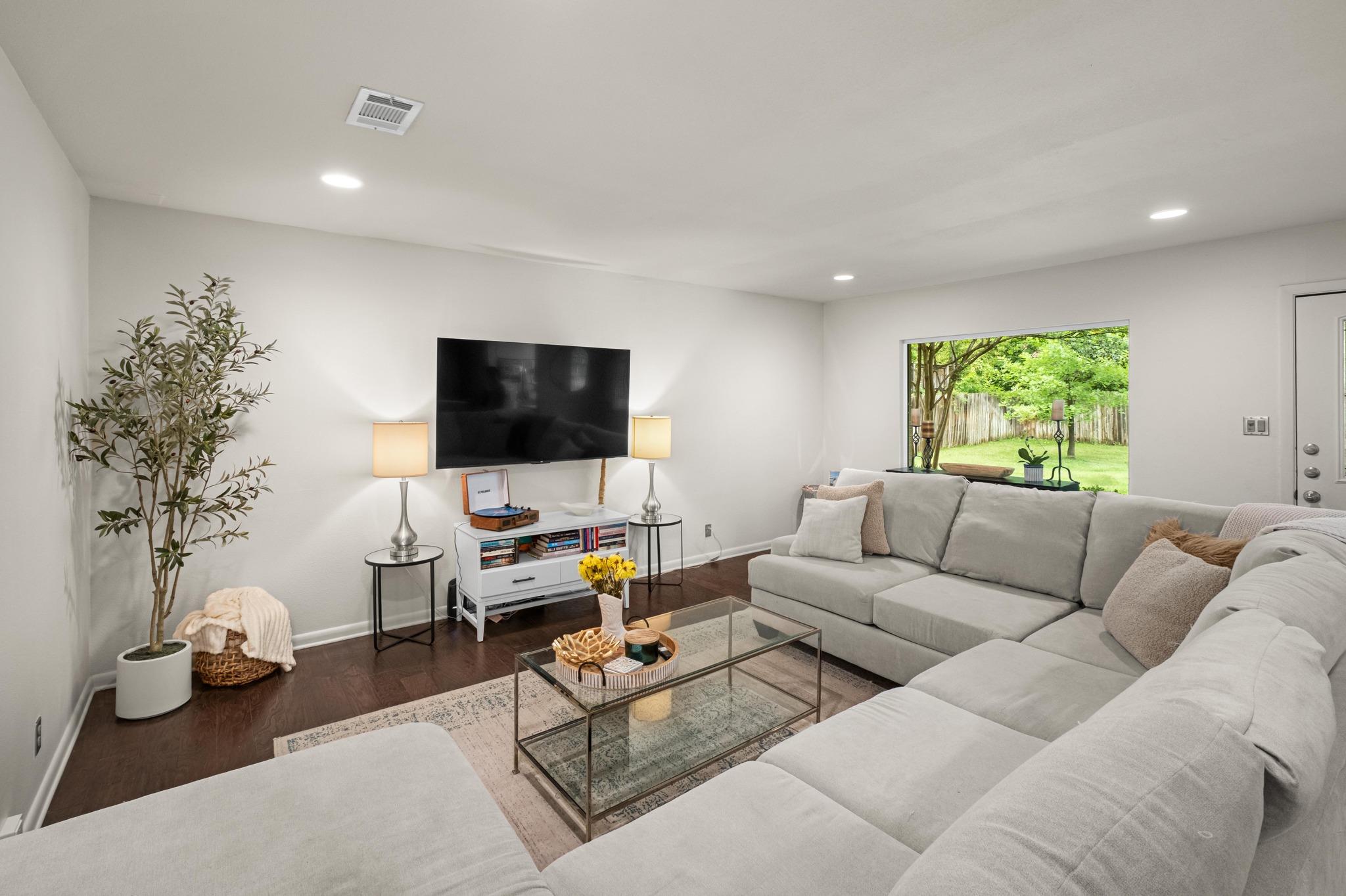 2802 Warren St # B, Austin, TX 78703