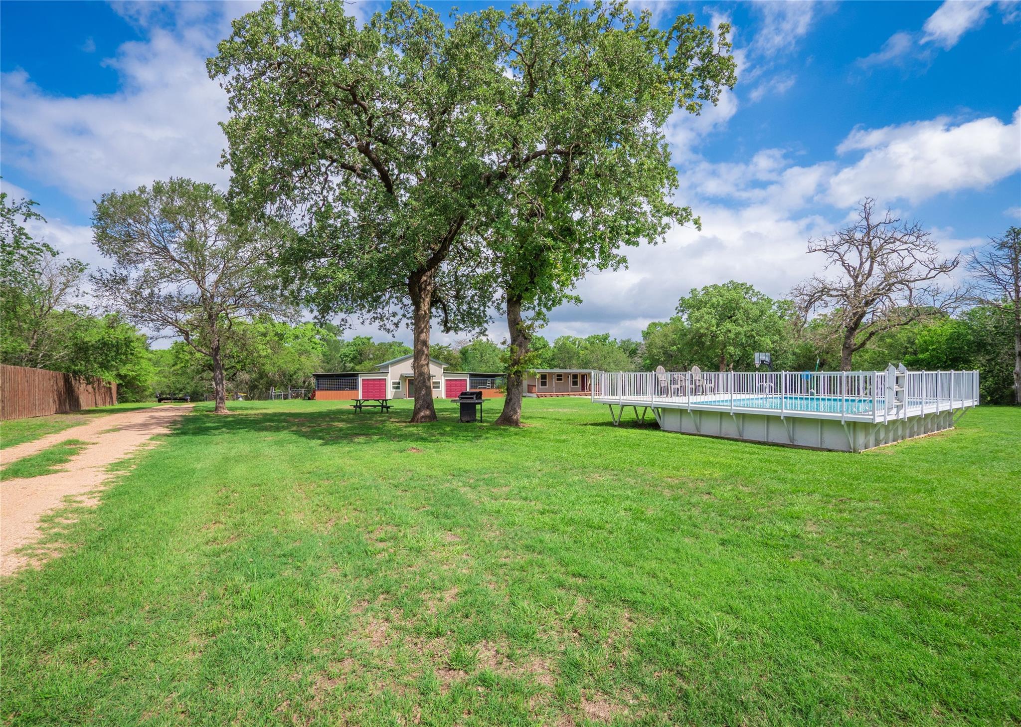 279 Highline Dr, Bastrop, TX 78602