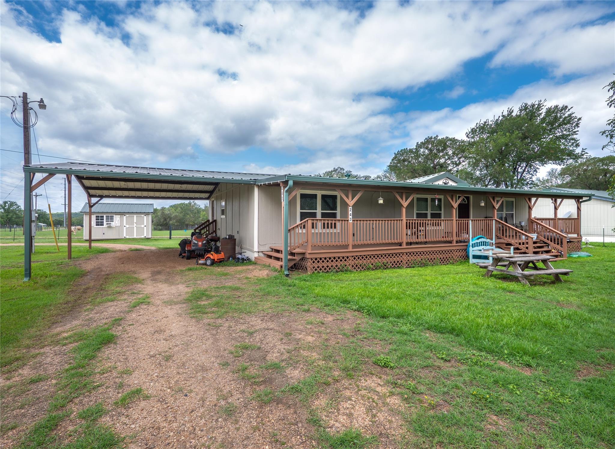 279 Highline Dr, Bastrop, TX 78602