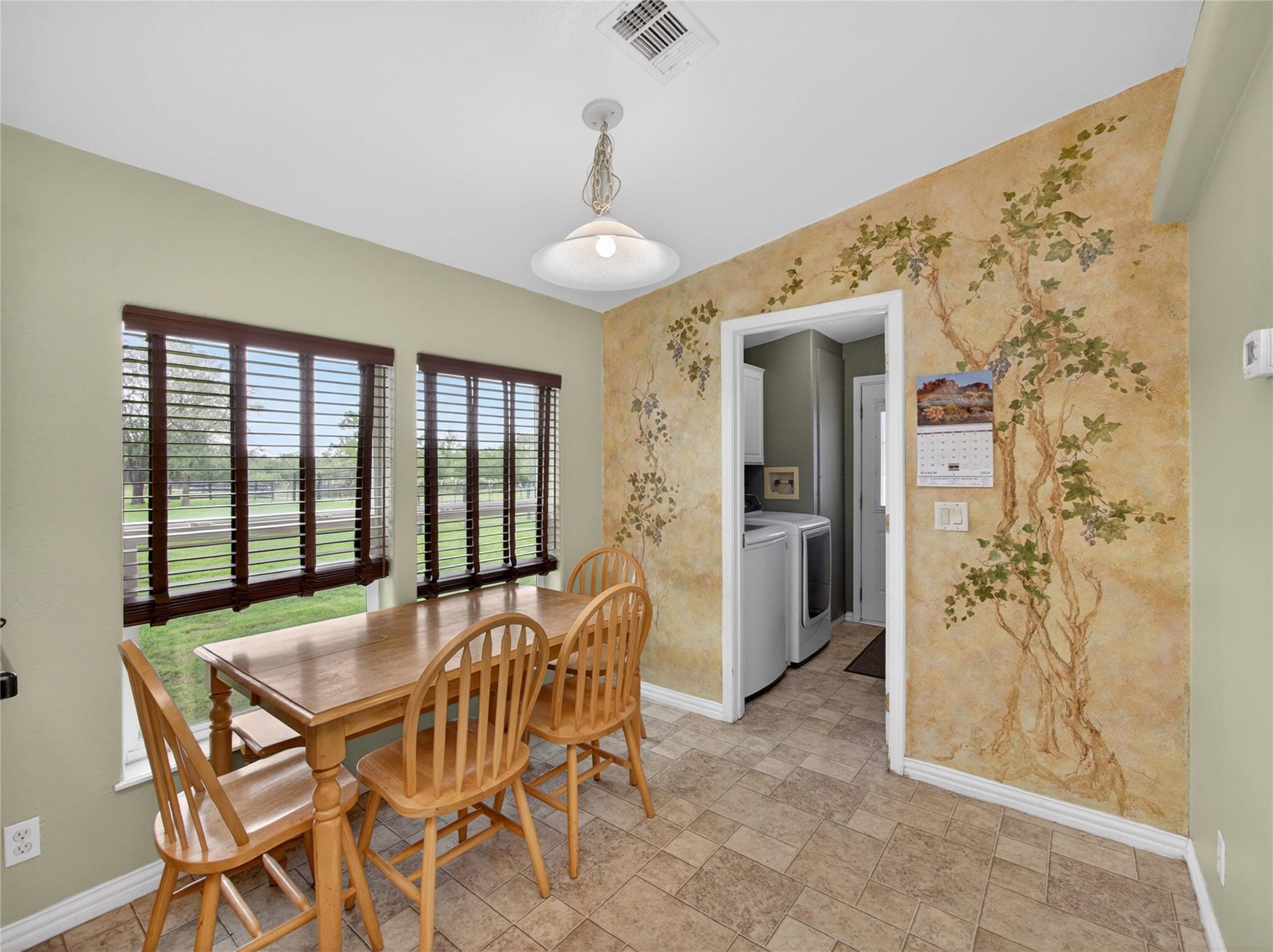 279 Highline Dr, Bastrop, TX 78602