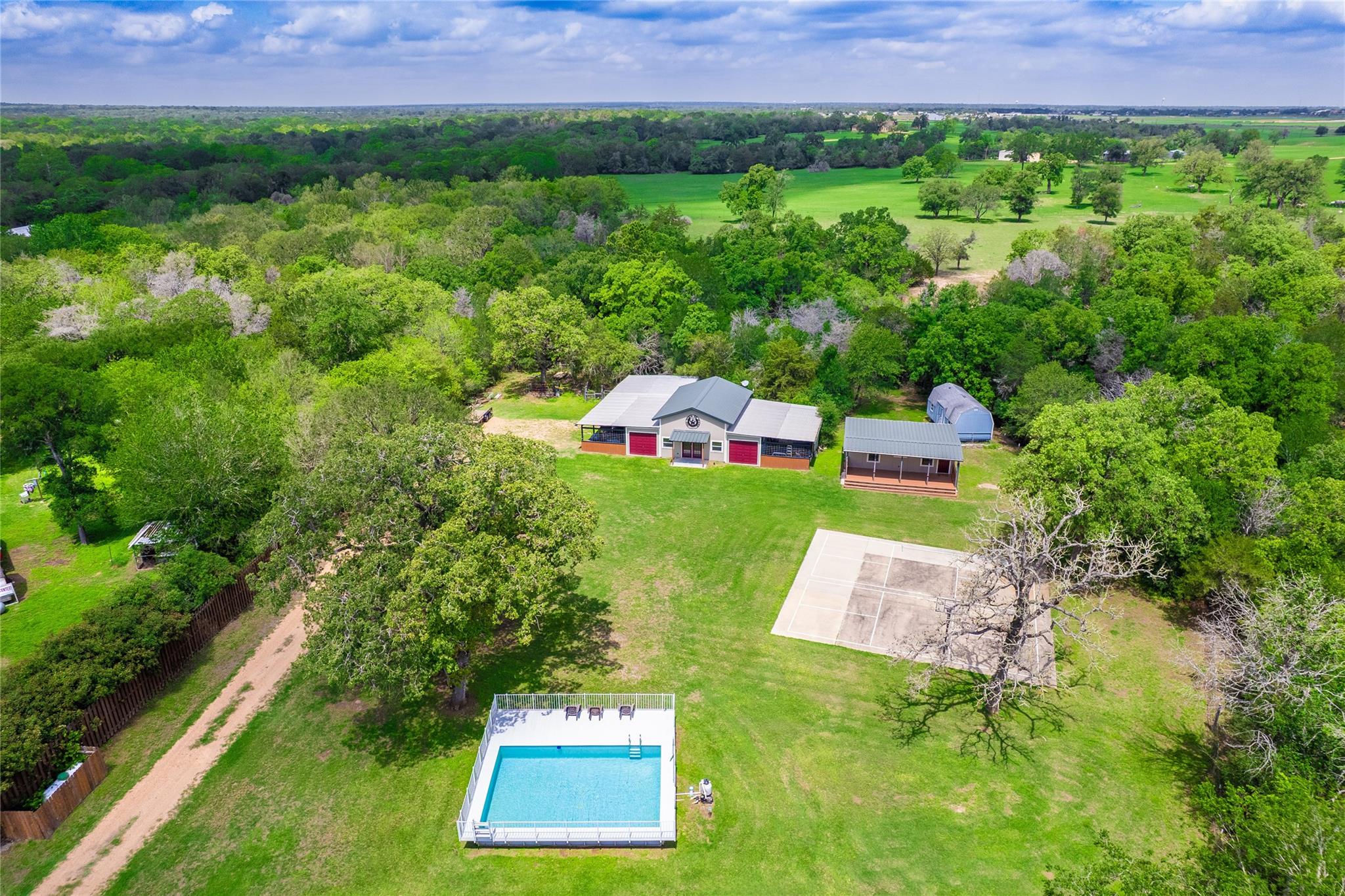 279 Highline Dr, Bastrop, TX 78602