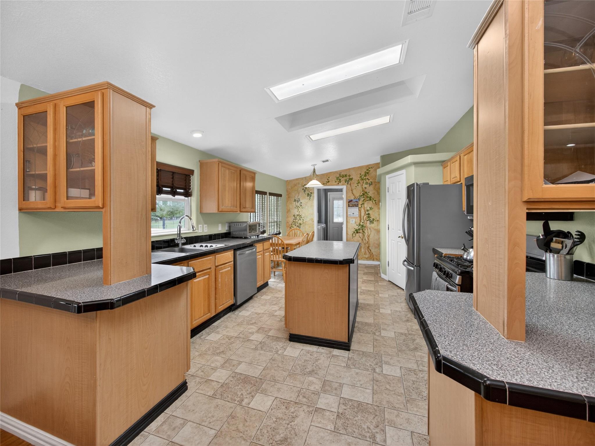 279 Highline Dr, Bastrop, TX 78602