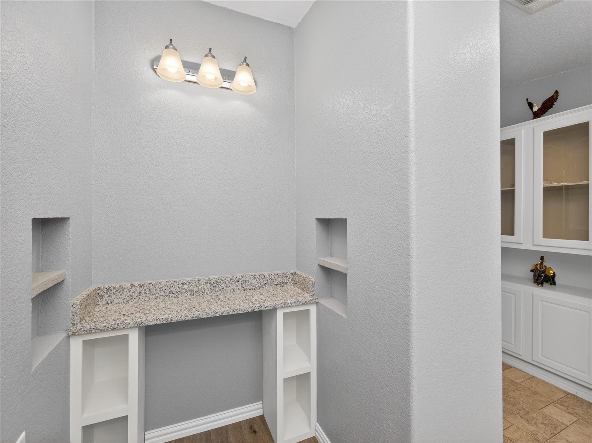 279 Highline Dr, Bastrop, TX 78602