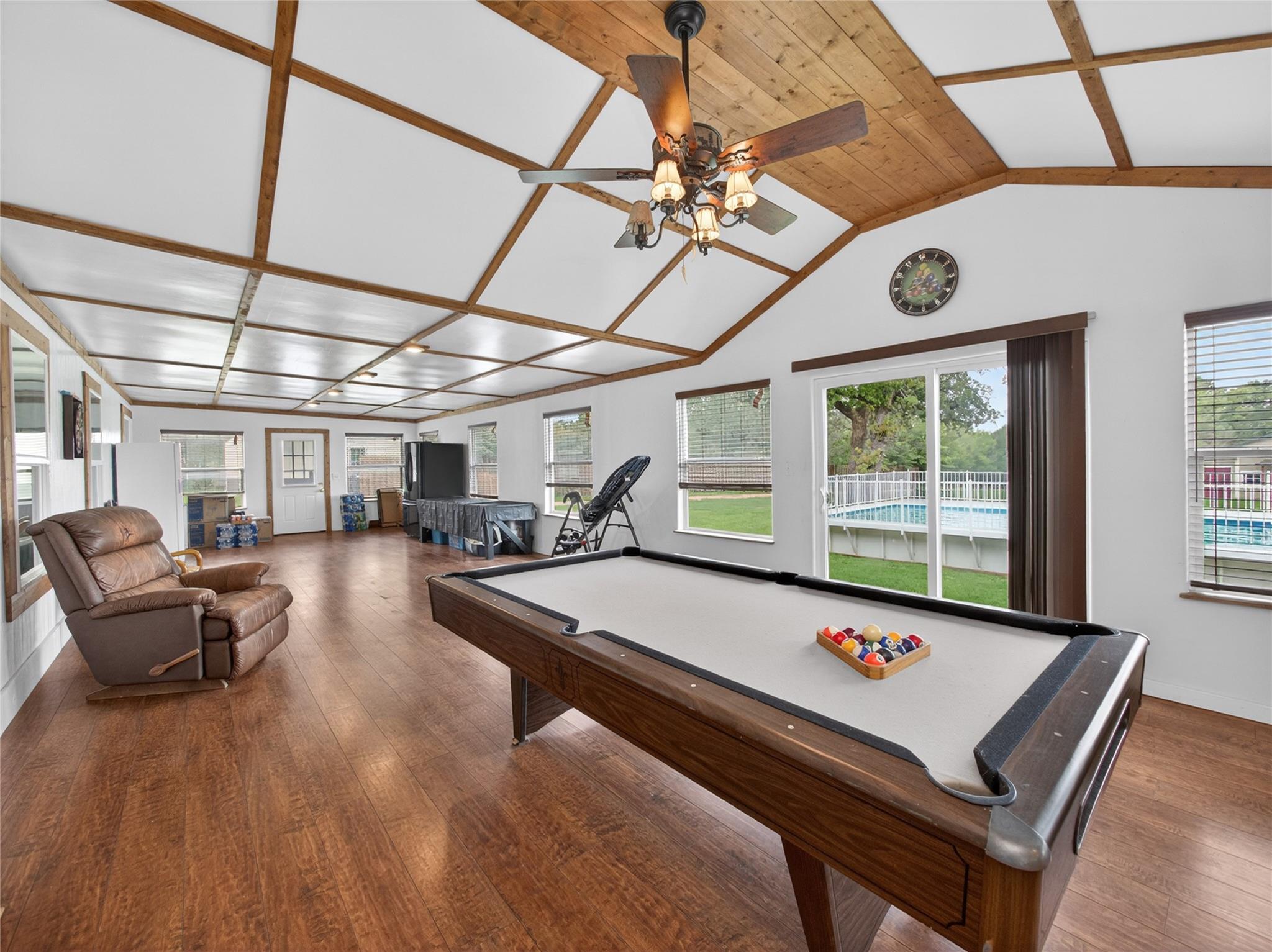 279 Highline Dr, Bastrop, TX 78602