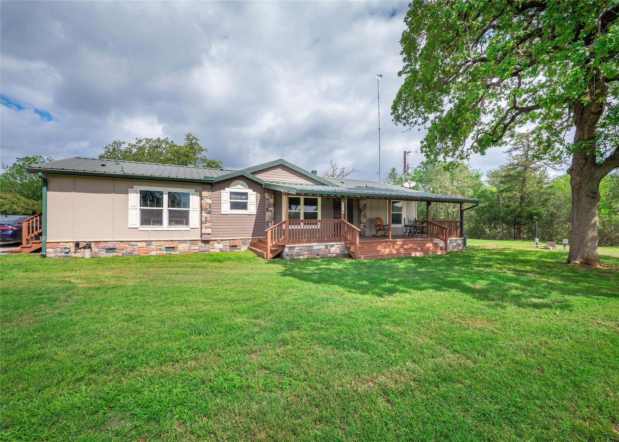 279 Highline Dr, Bastrop, TX 78602