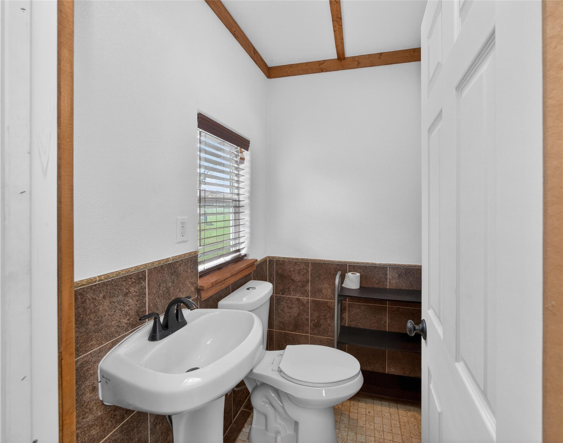 279 Highline Dr, Bastrop, TX 78602