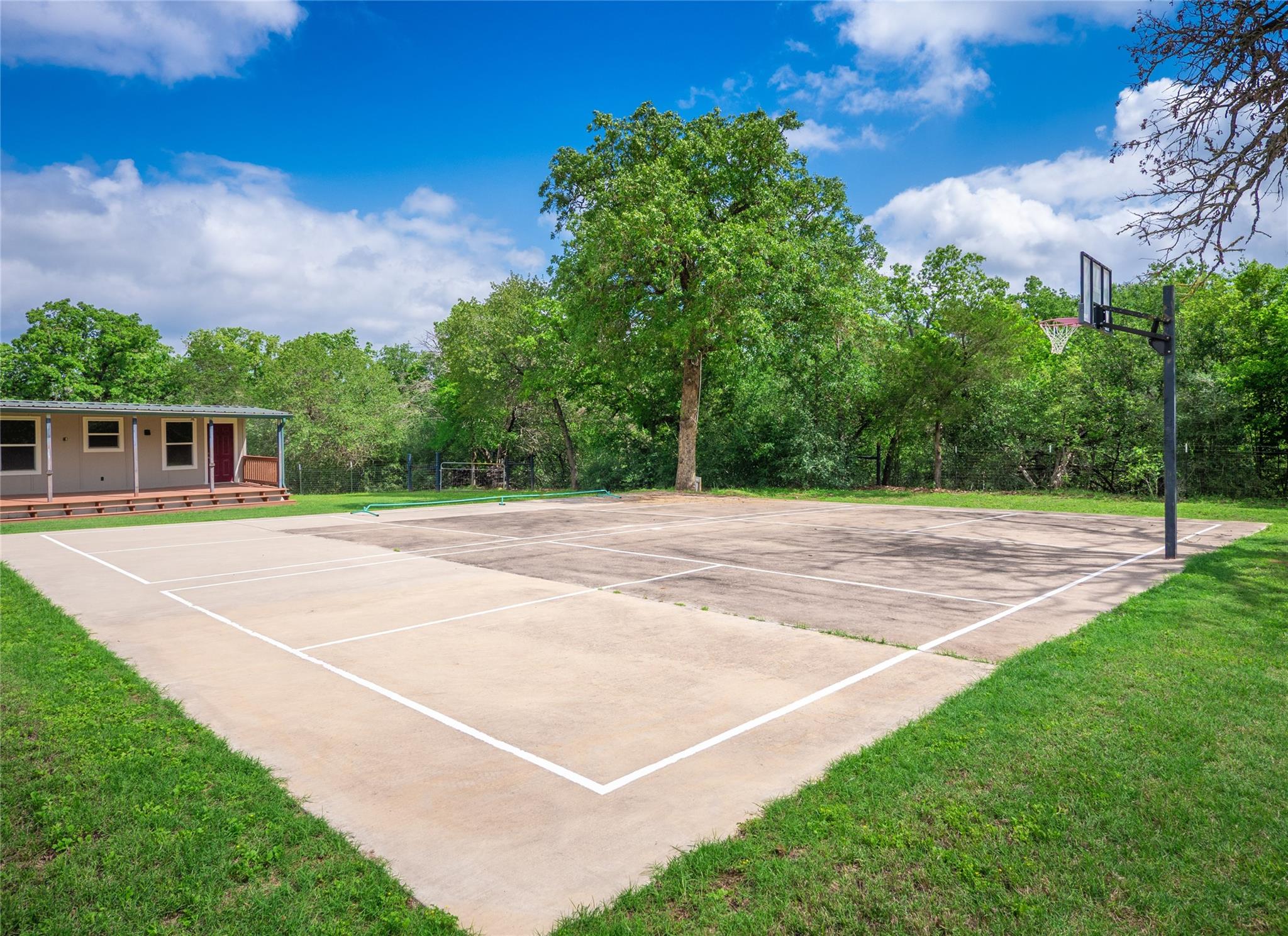 279 Highline Dr, Bastrop, TX 78602