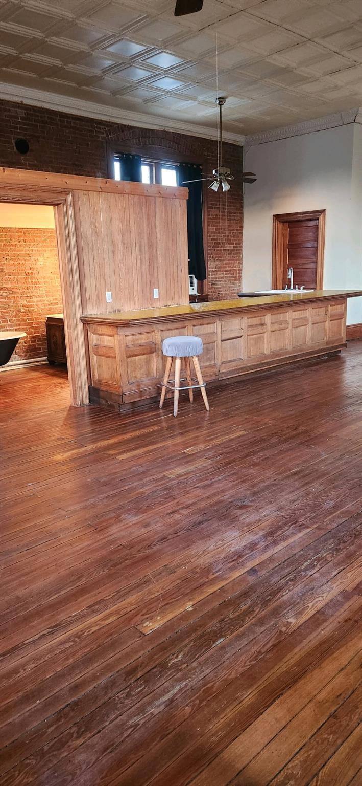 301 Main St, Smithville, TX 78957