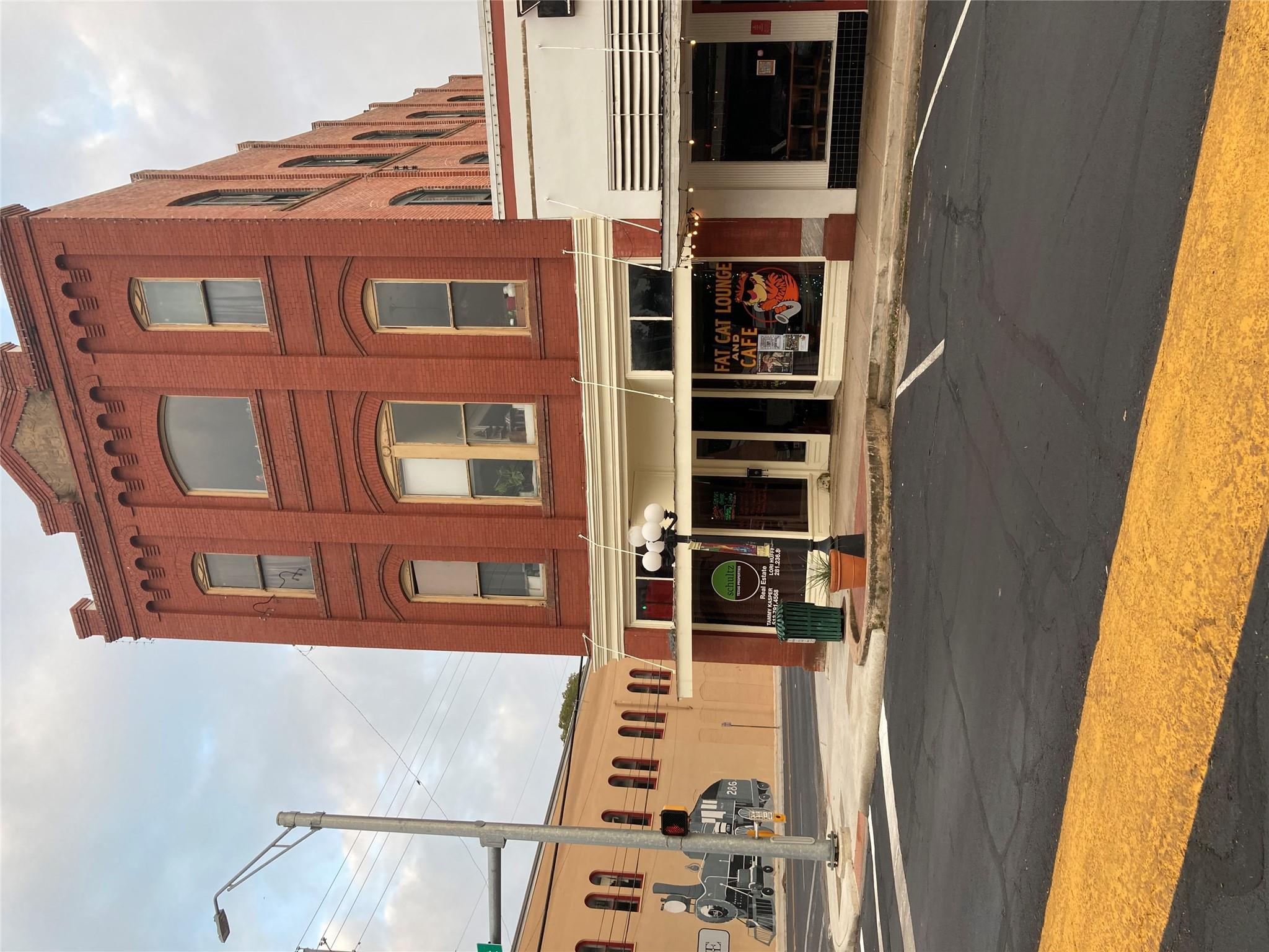 301 Main St, Smithville, TX 78957