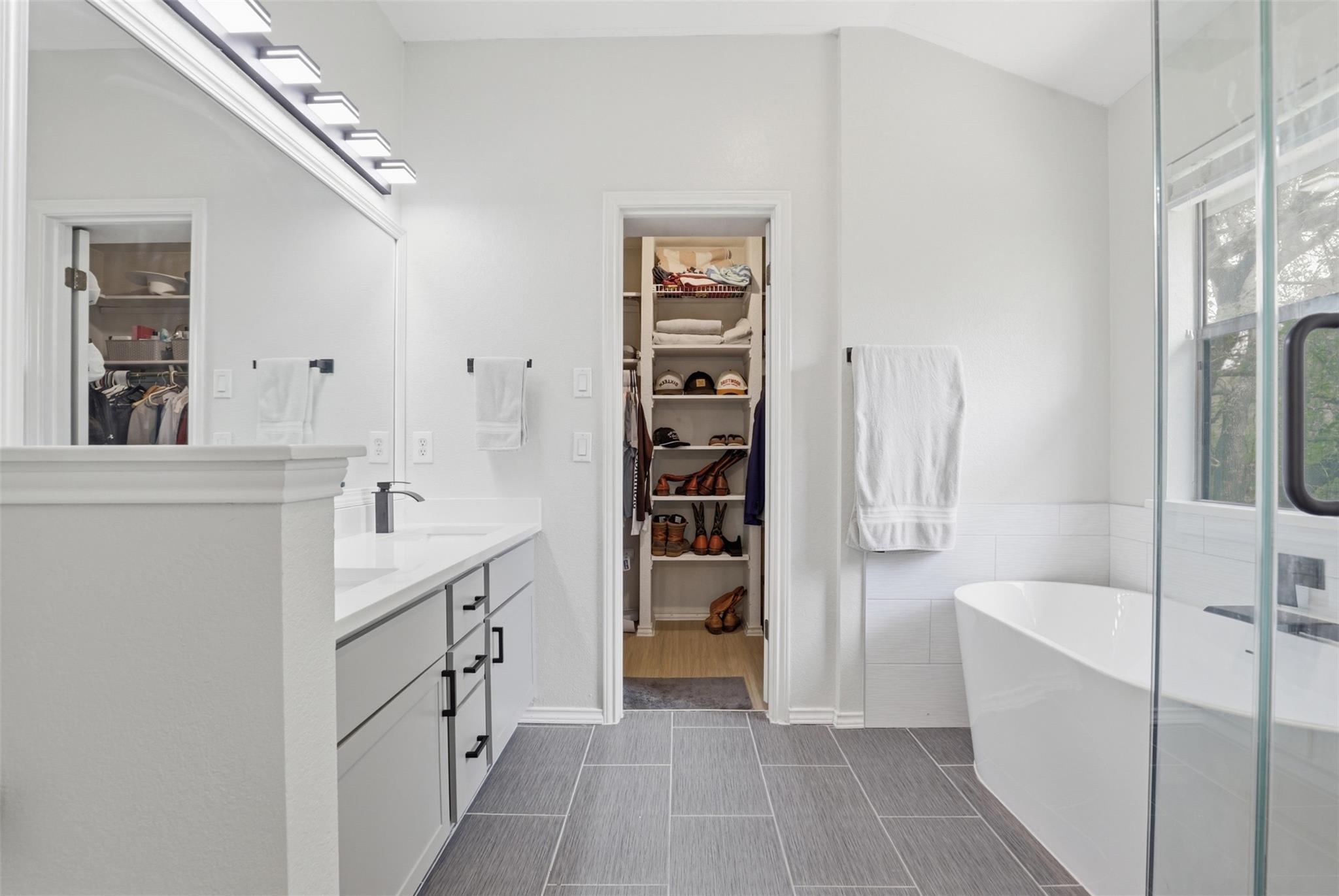 501 Kingfisher Creek Dr, Austin, TX 78748