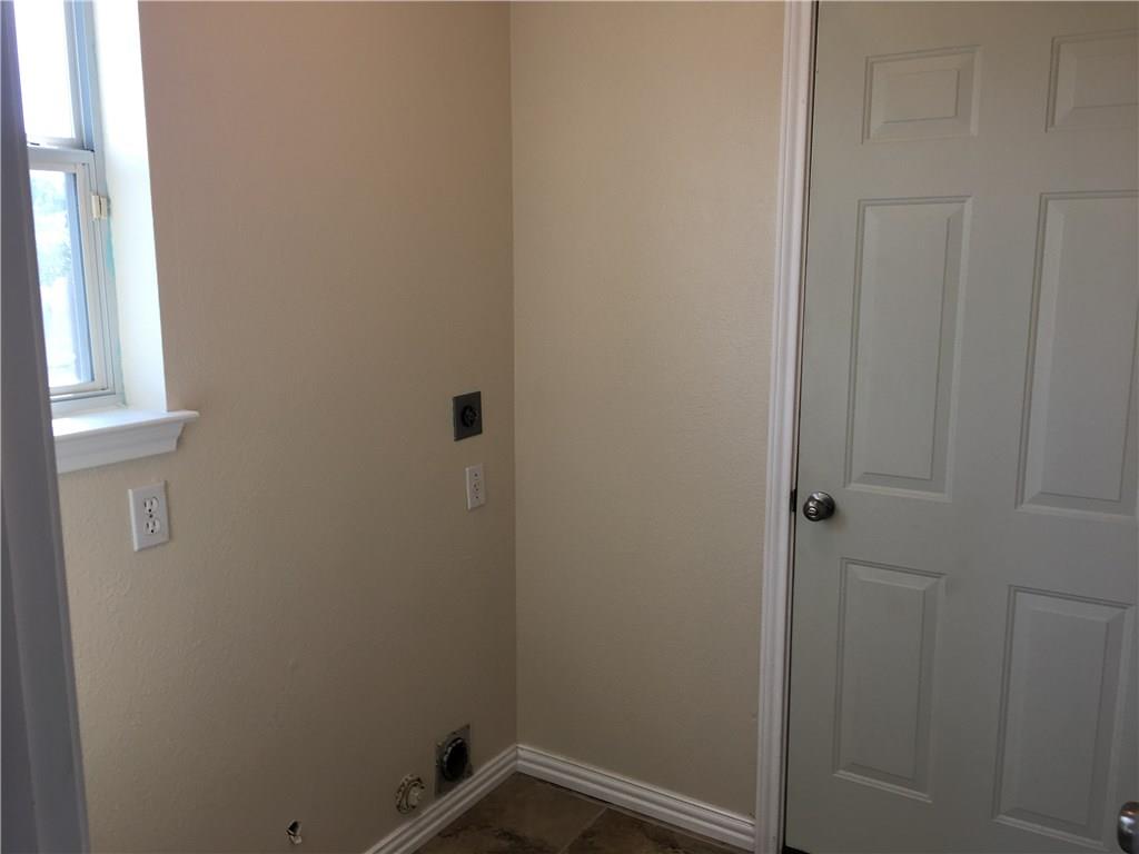 312 Estate Dr, Hutto, TX 78634