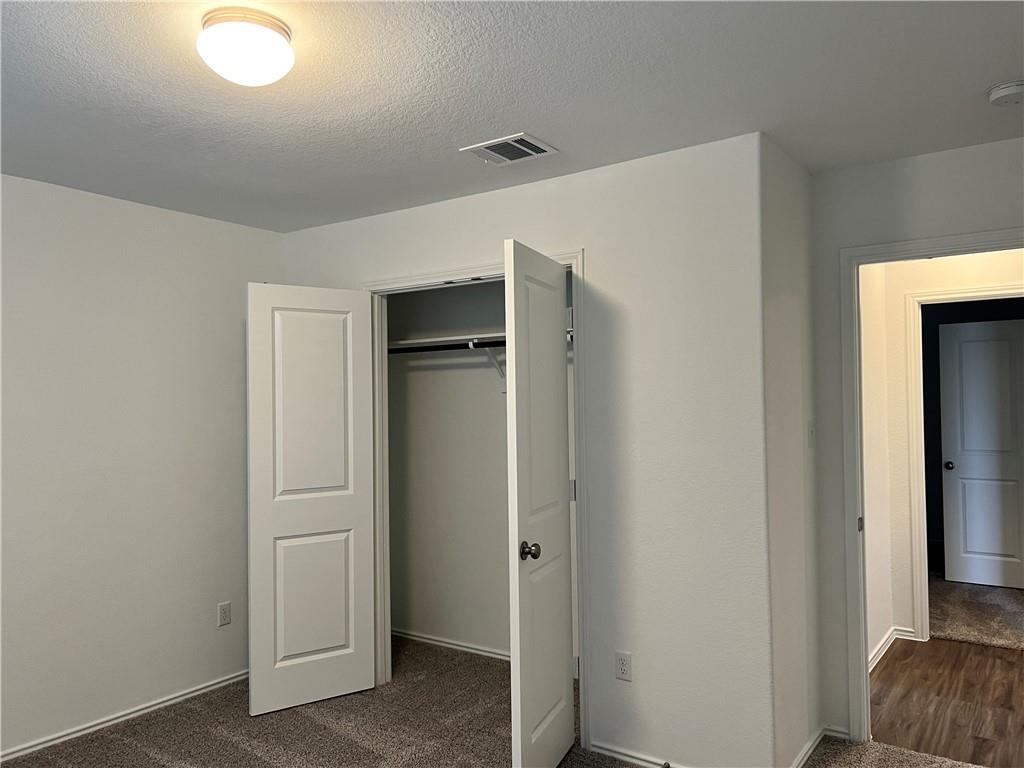 223 Chickasaw Ln, Hutto, TX 78634