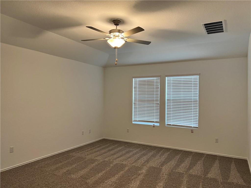 223 Chickasaw Ln, Hutto, TX 78634