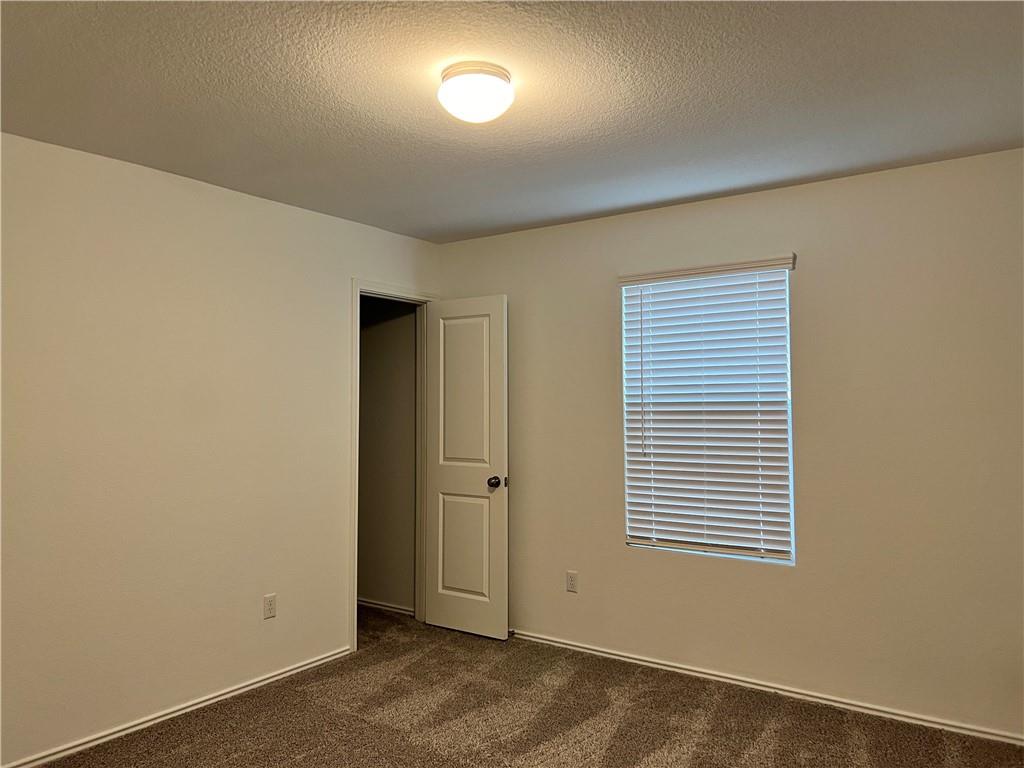 223 Chickasaw Ln, Hutto, TX 78634