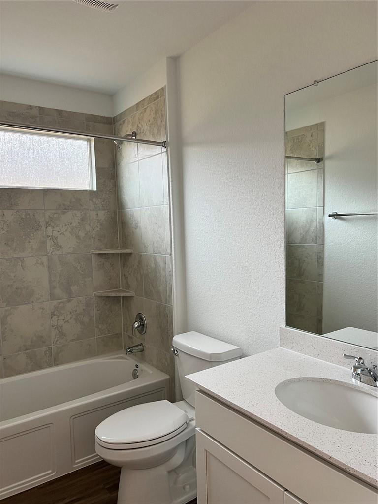 223 Chickasaw Ln, Hutto, TX 78634