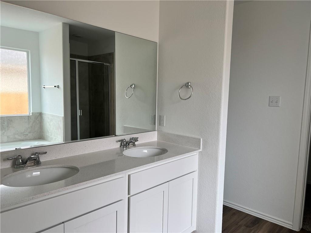 223 Chickasaw Ln, Hutto, TX 78634