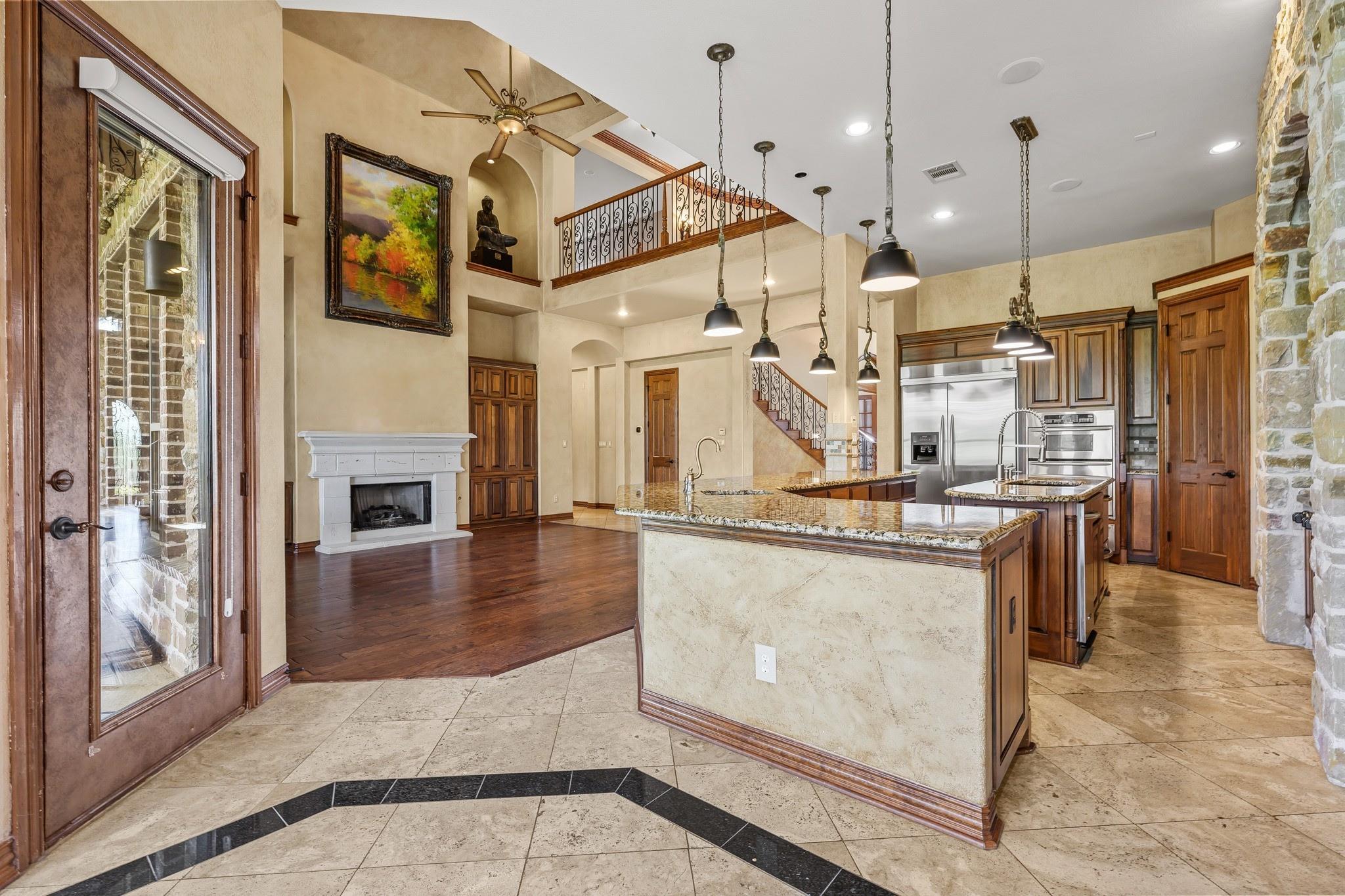 4008 Sugarloaf Dr, Austin, TX 78738