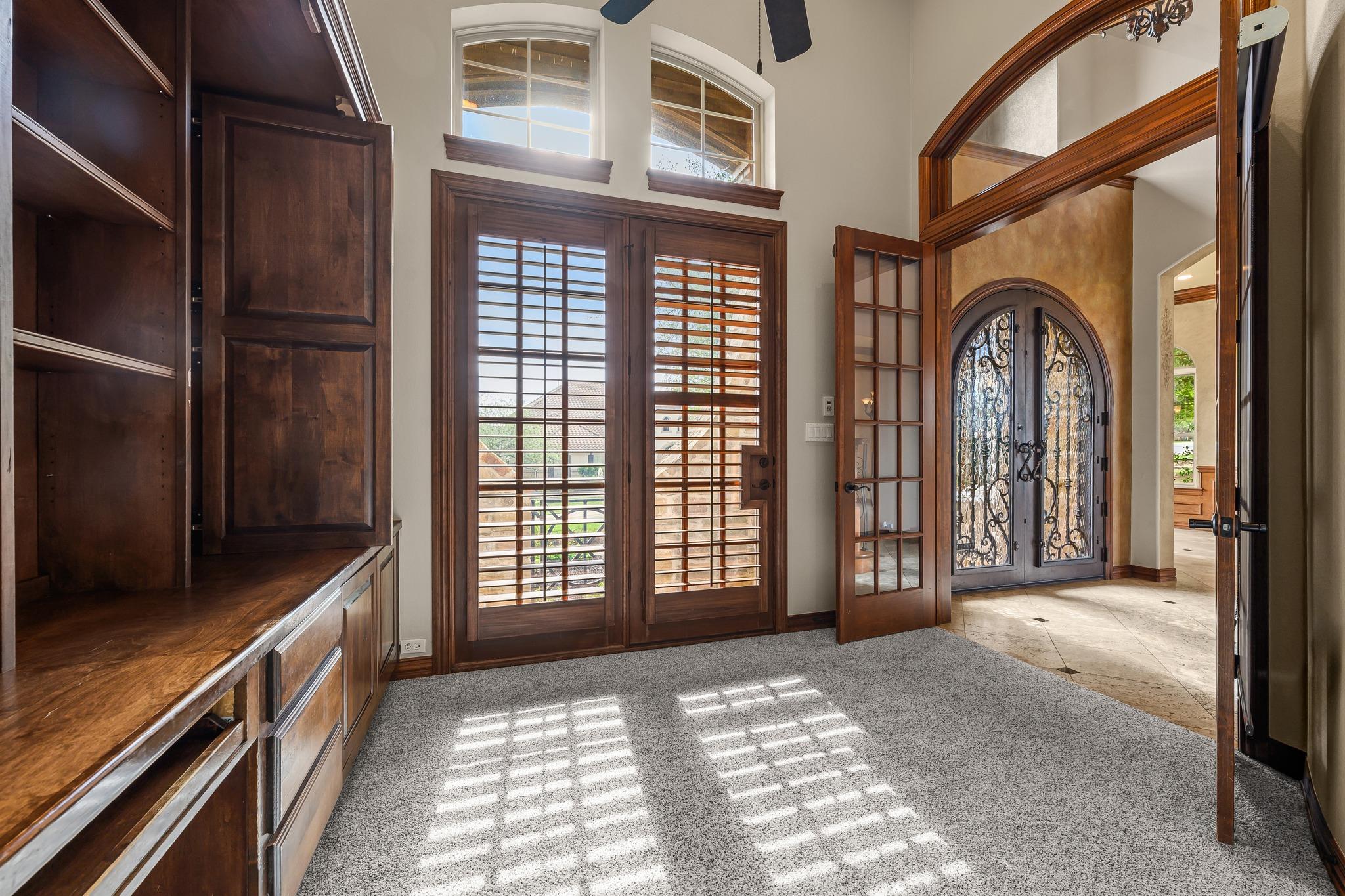 4008 Sugarloaf Dr, Austin, TX 78738