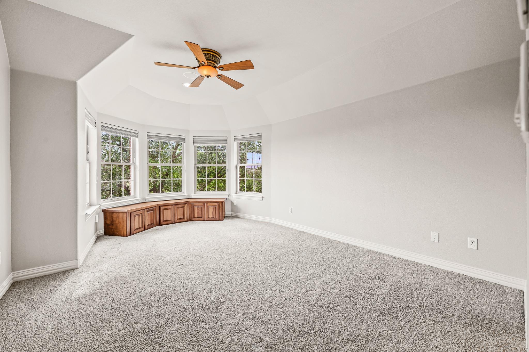 4008 Sugarloaf Dr, Austin, TX 78738
