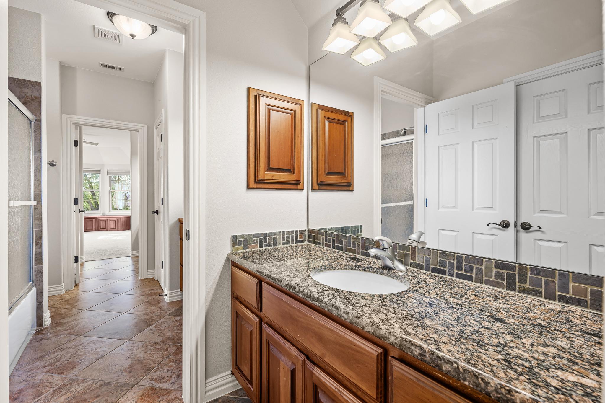 4008 Sugarloaf Dr, Austin, TX 78738