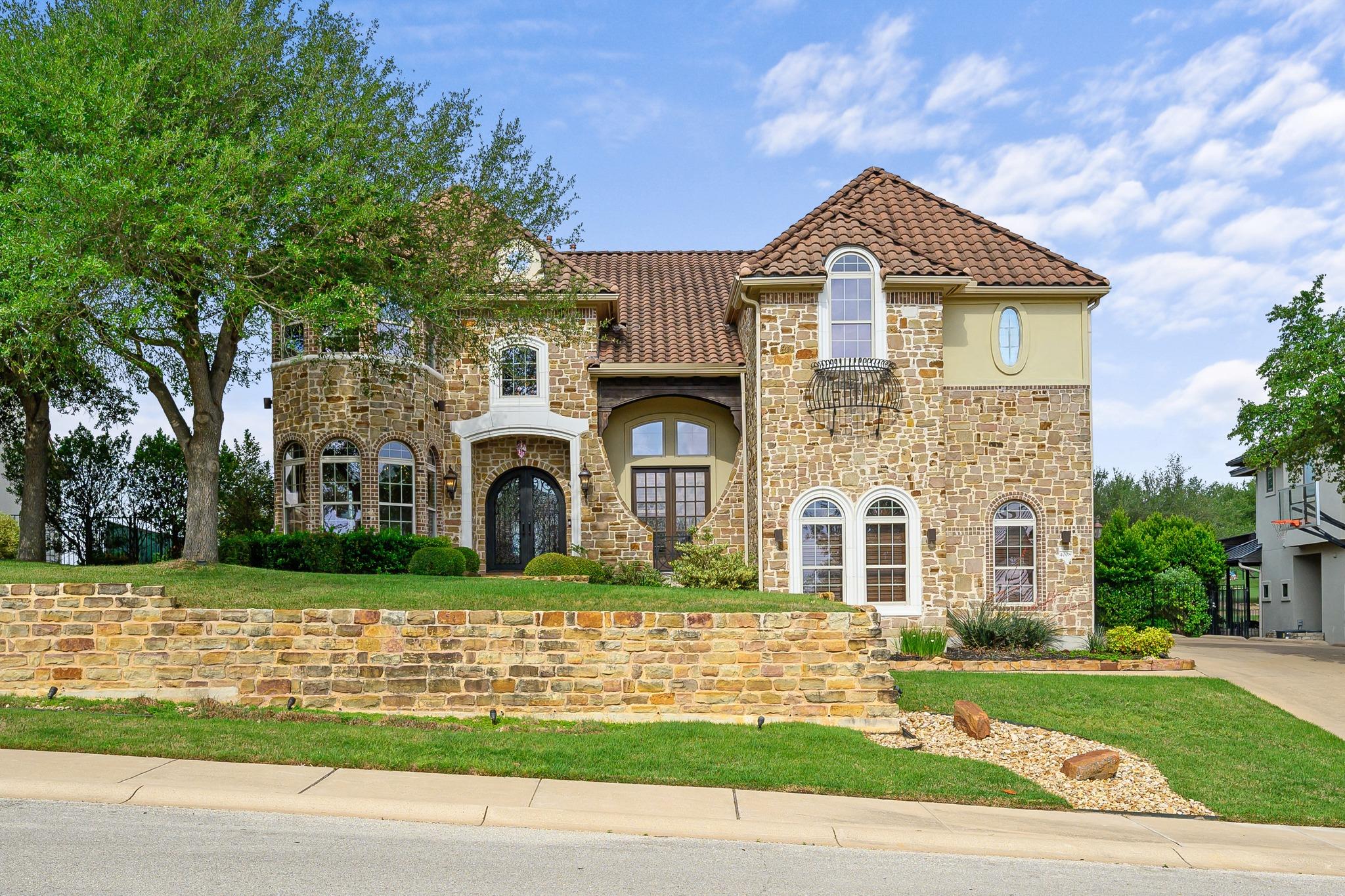 4008 Sugarloaf Dr, Austin, TX 78738