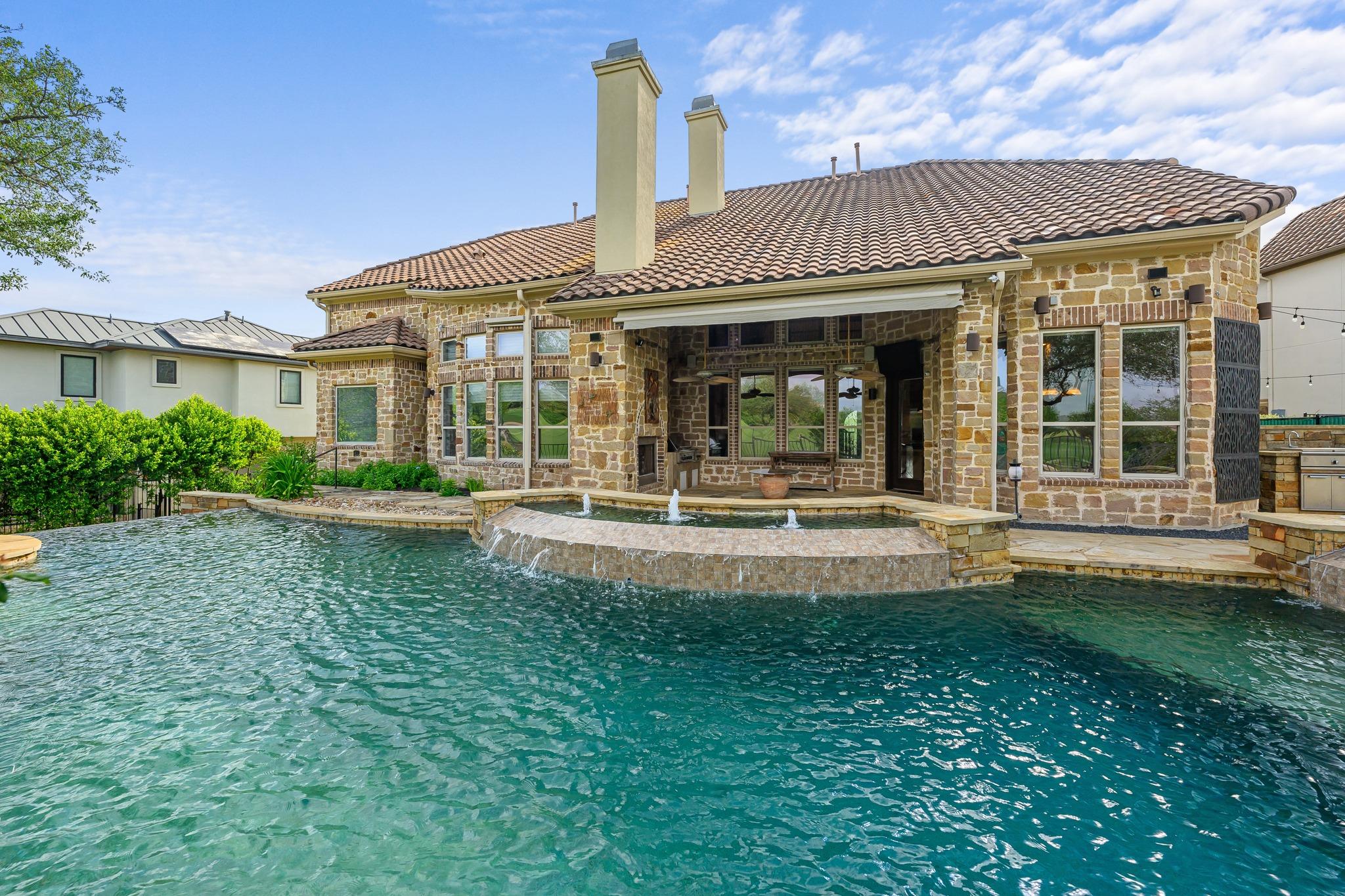 4008 Sugarloaf Dr, Austin, TX 78738