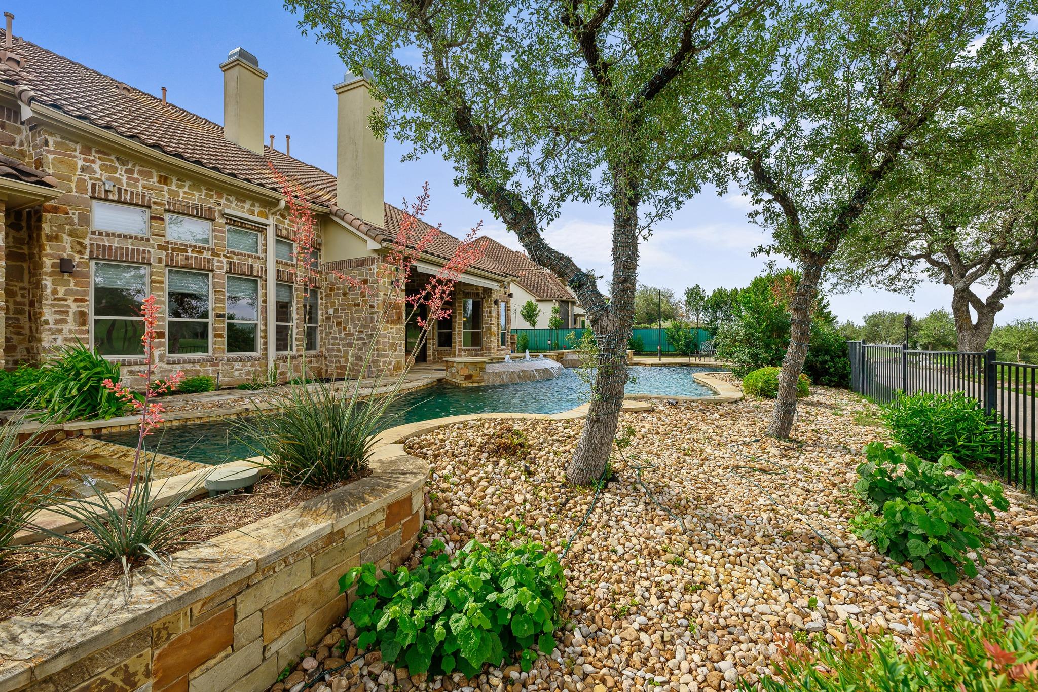 4008 Sugarloaf Dr, Austin, TX 78738