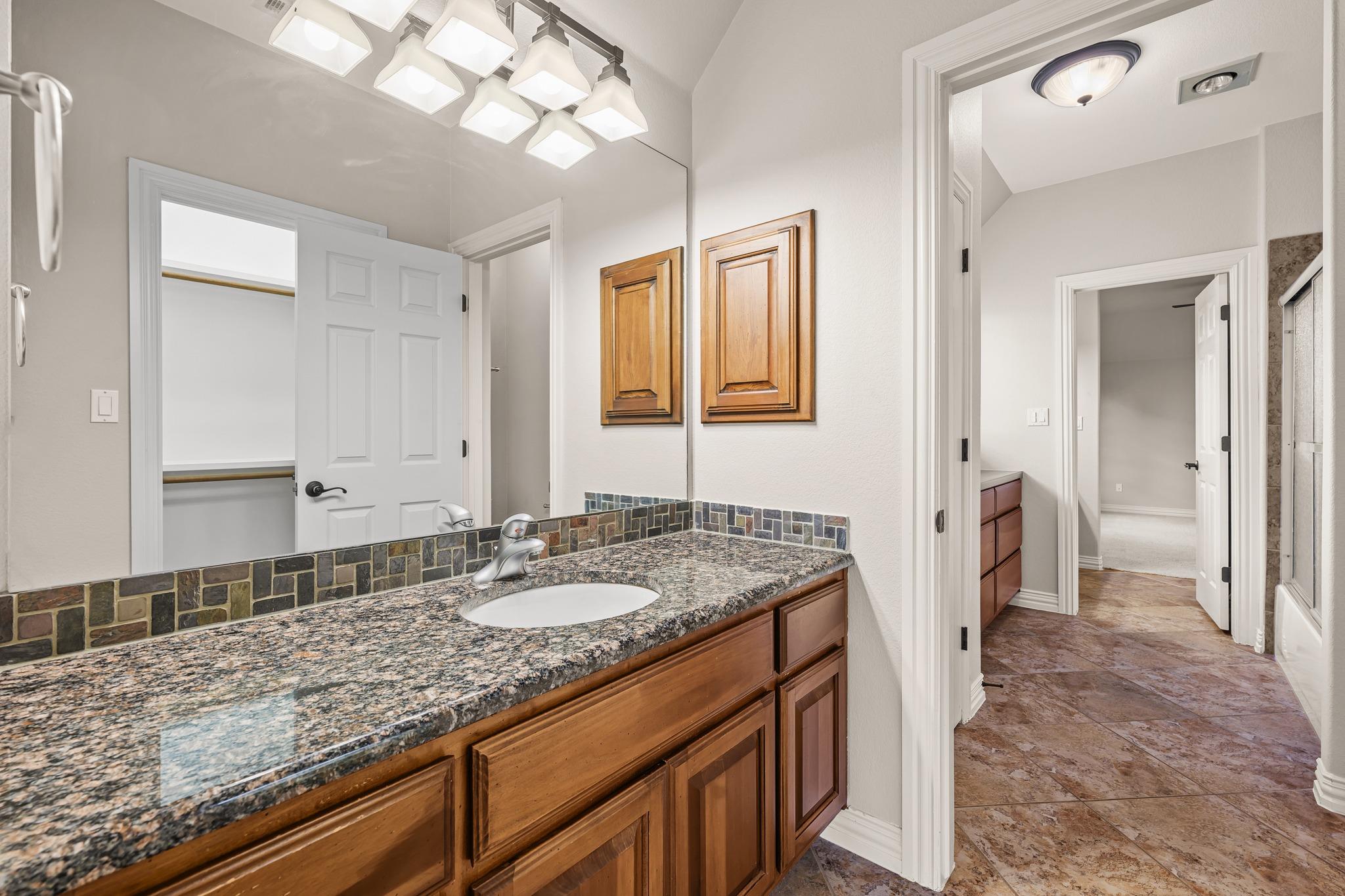 4008 Sugarloaf Dr, Austin, TX 78738