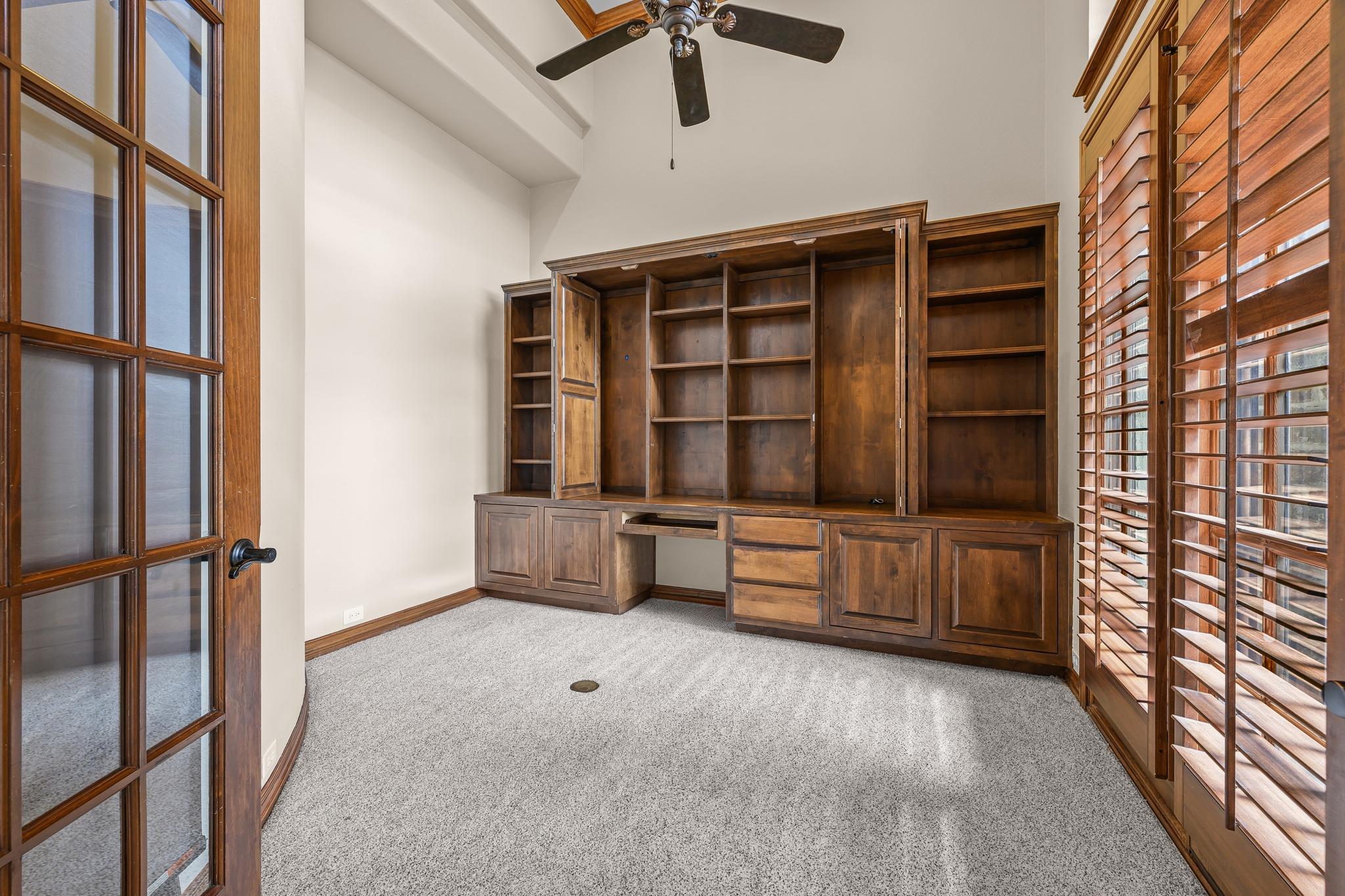 4008 Sugarloaf Dr, Austin, TX 78738