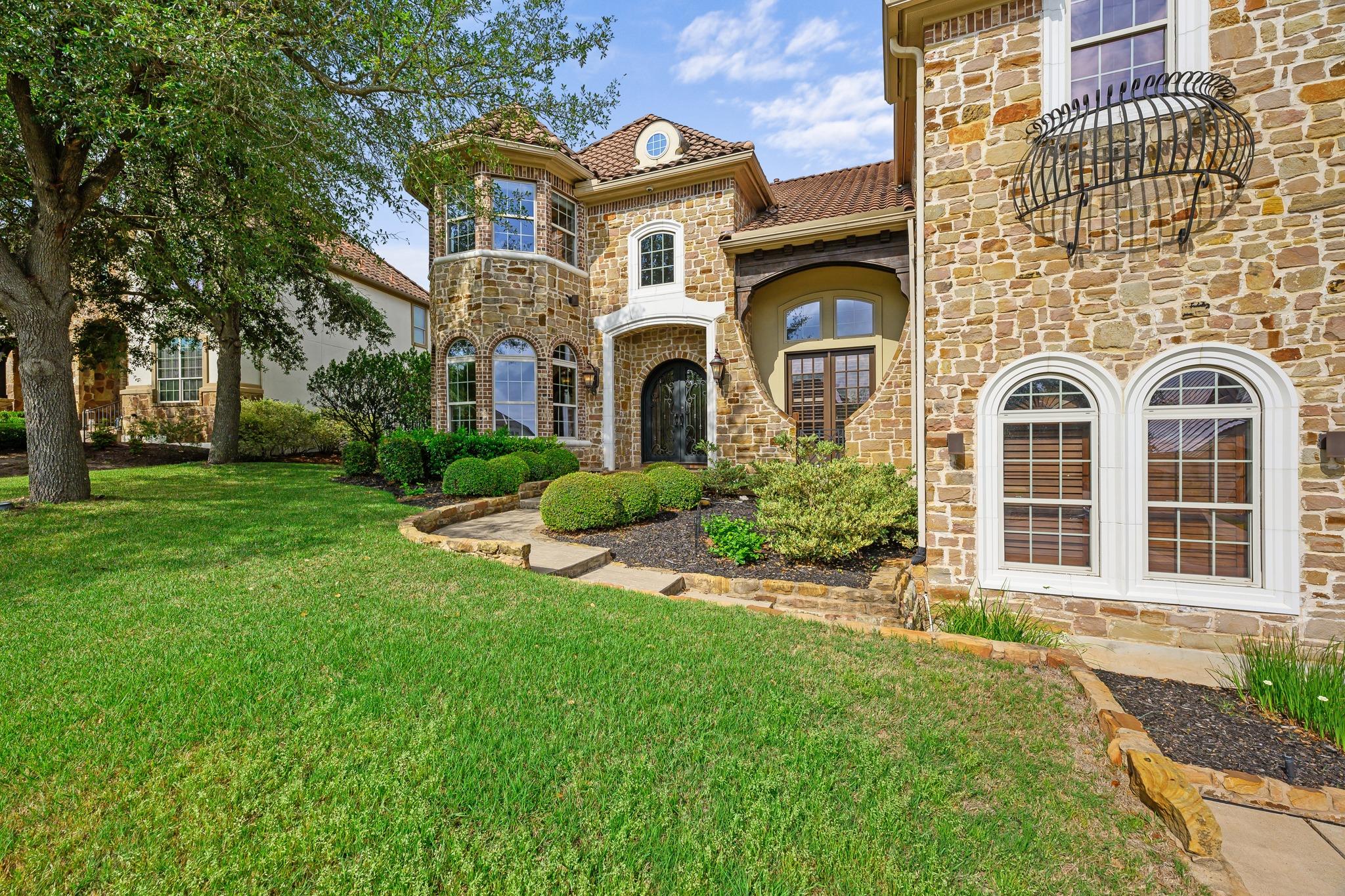 4008 Sugarloaf Dr, Austin, TX 78738