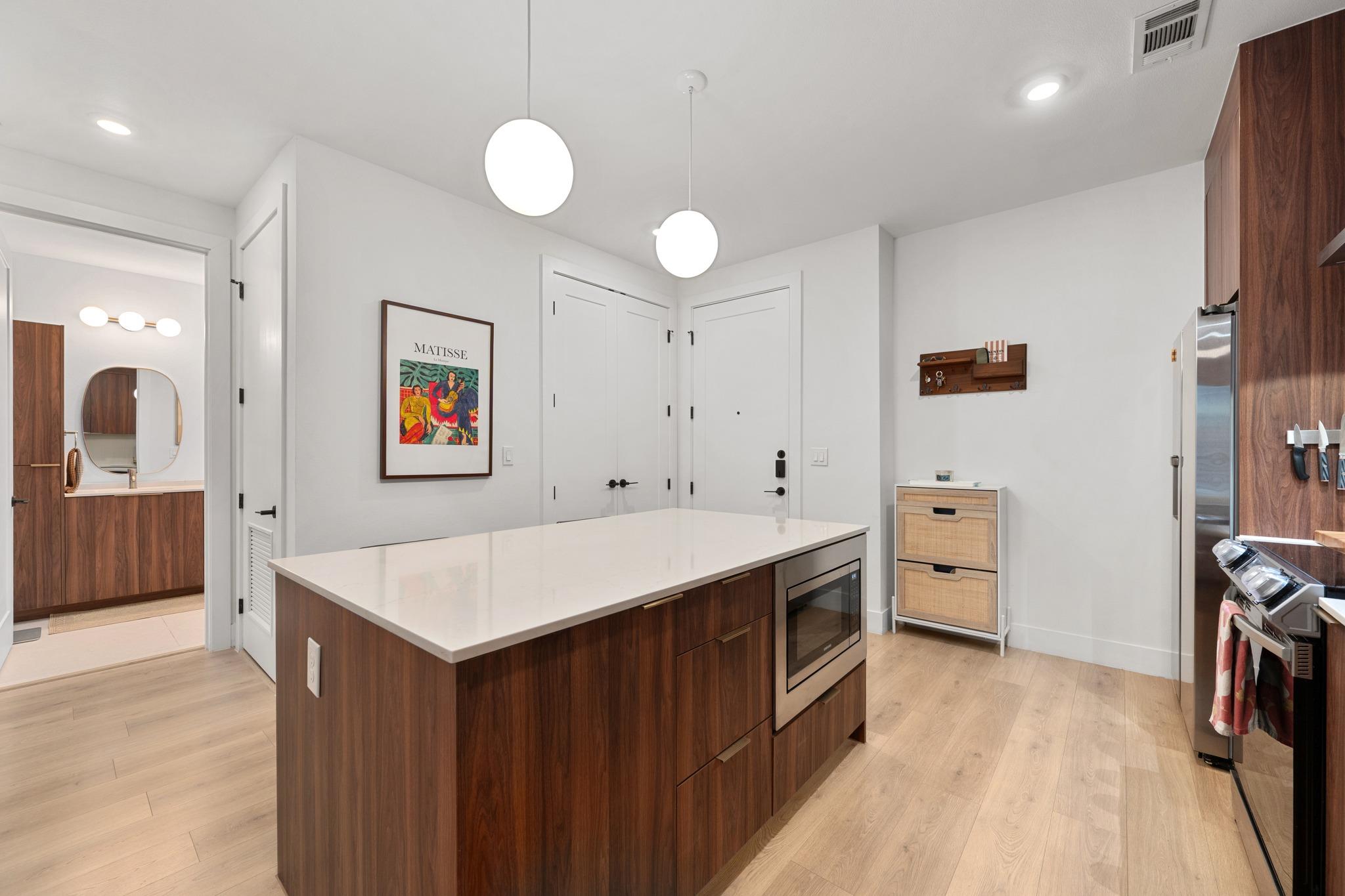 1701 Simond Ave # 215, Austin, TX 78723