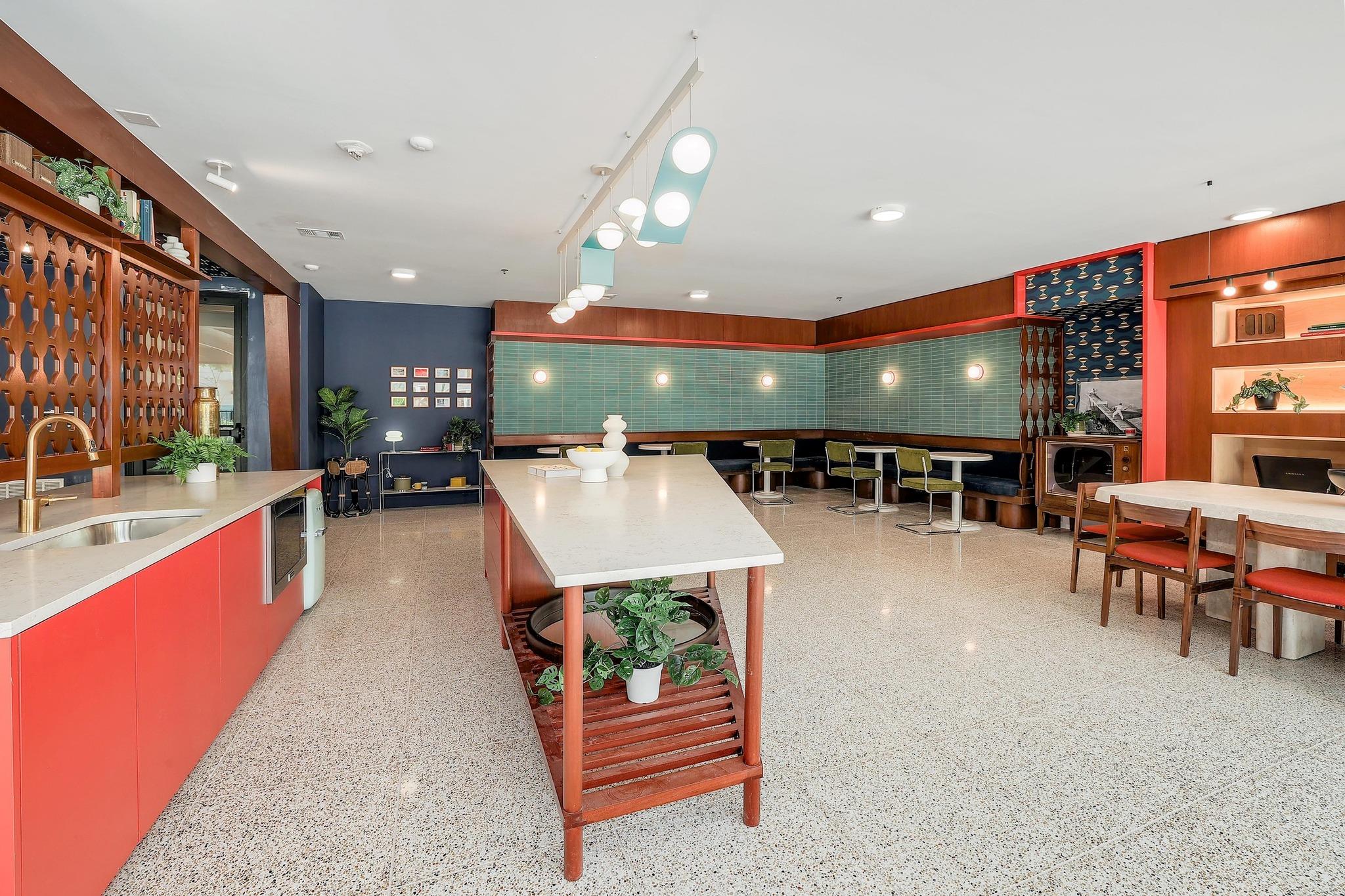 1701 Simond Ave # 215, Austin, TX 78723