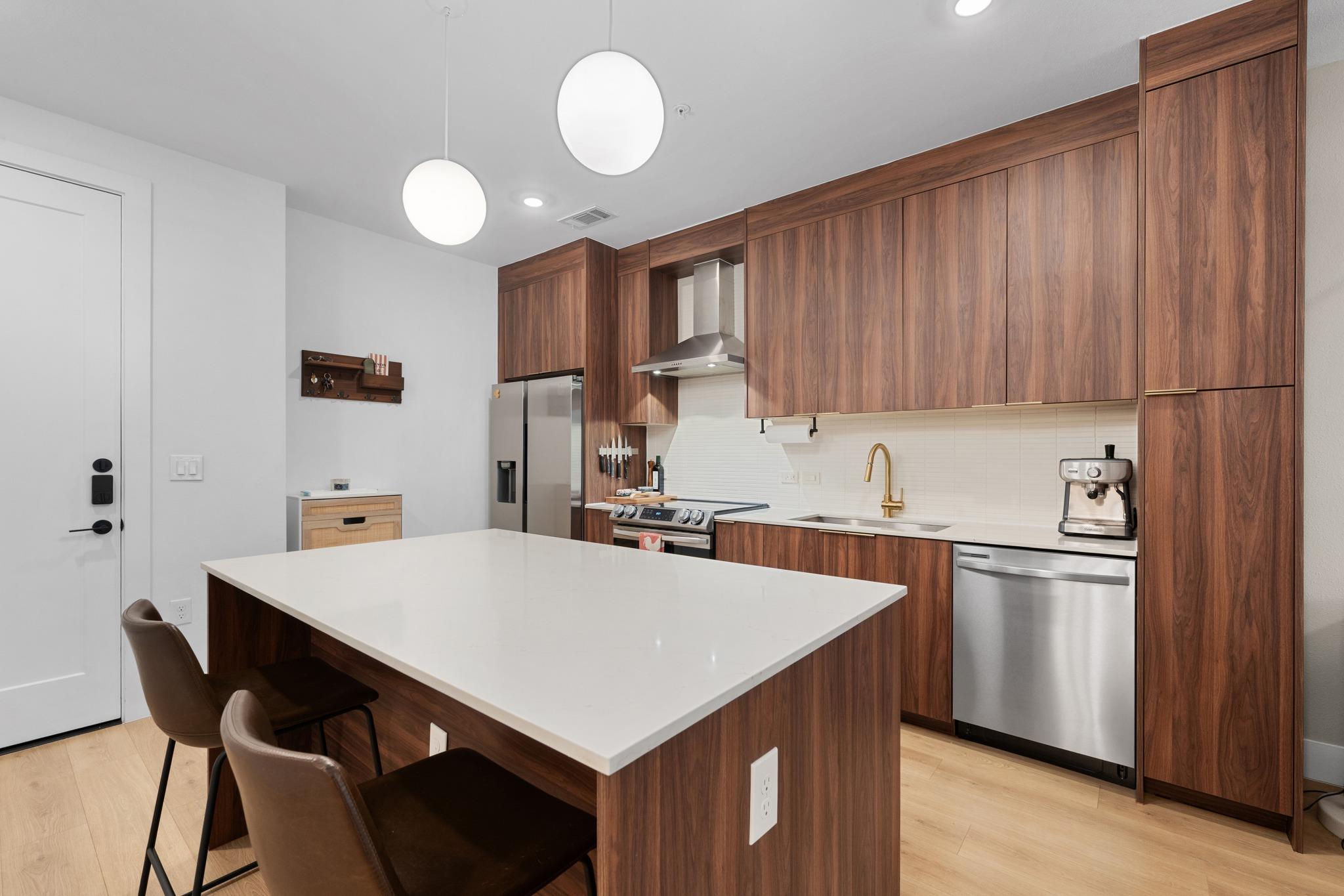 1701 Simond Ave # 215, Austin, TX 78723