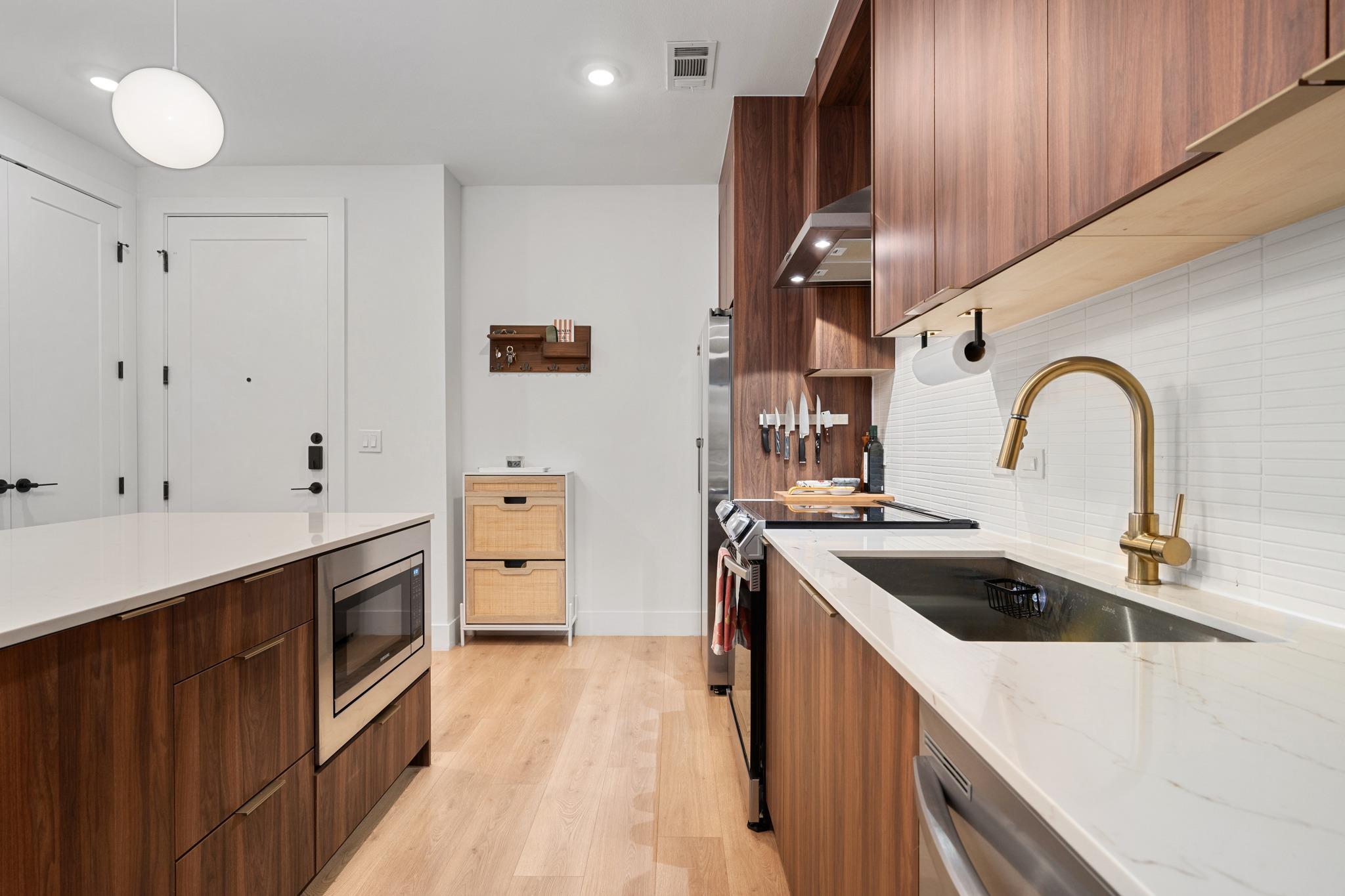 1701 Simond Ave # 215, Austin, TX 78723