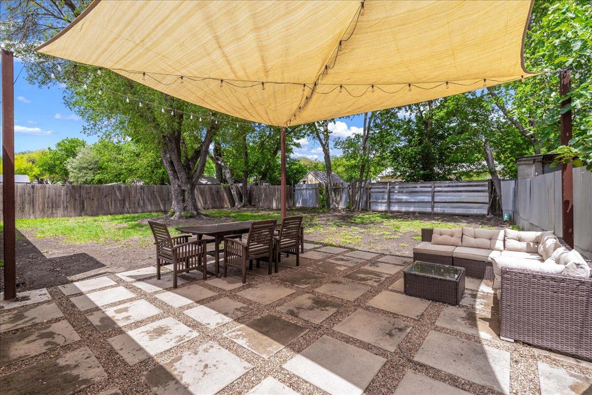 2108 Deadwood Dr, Austin, TX 78744