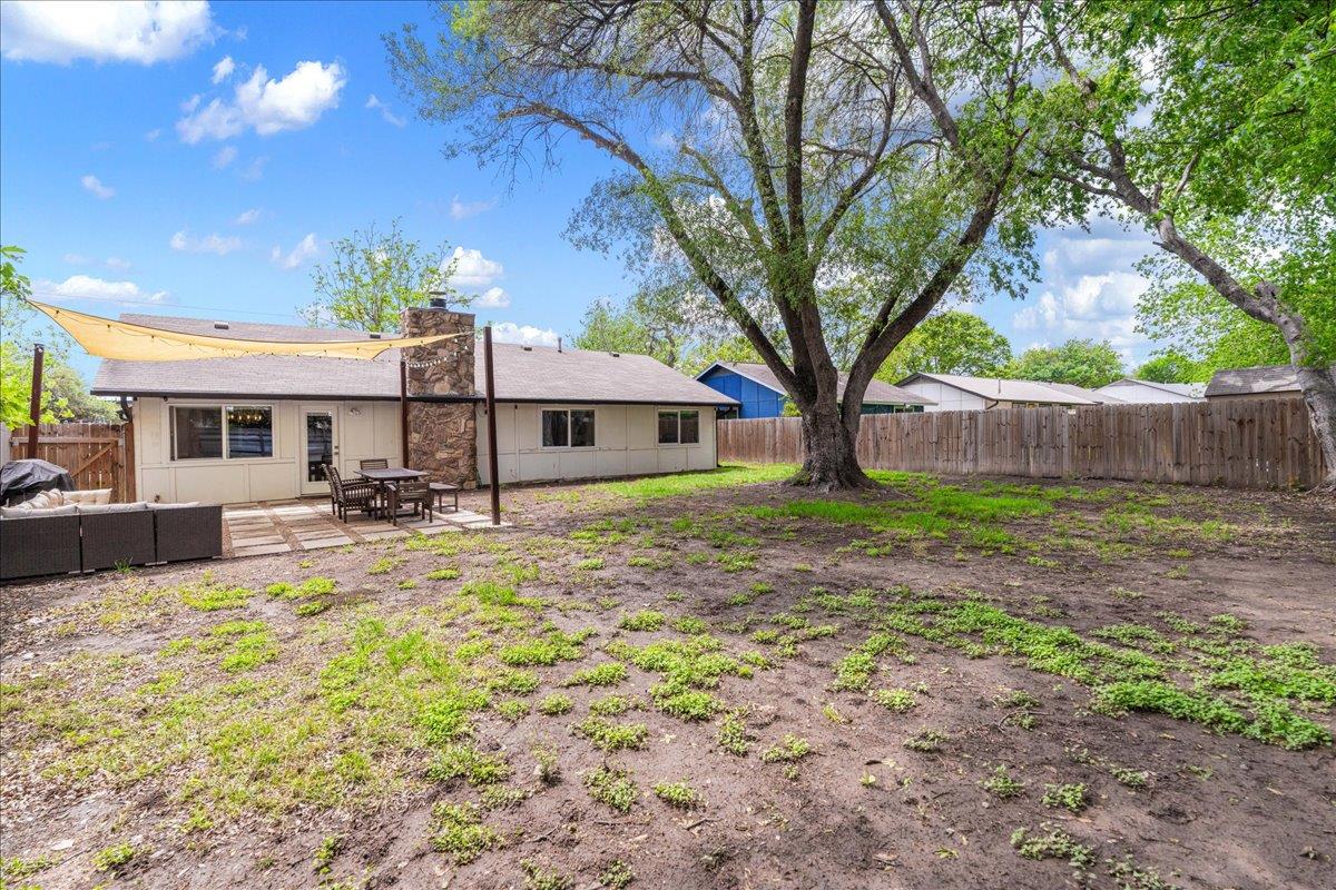 2108 Deadwood Dr, Austin, TX 78744