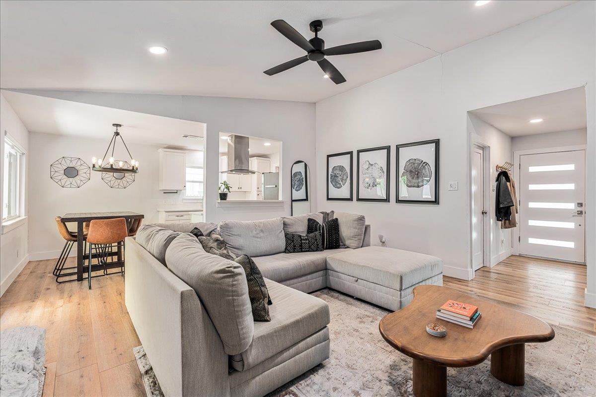 2108 Deadwood Dr, Austin, TX 78744