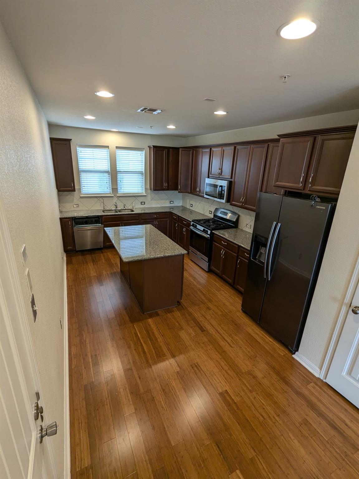 7220 Wyoming Springs Dr # 1003, Round Rock, TX 78681