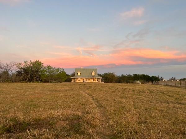 928 Upper Elgin River Rd, Elgin, TX 78621