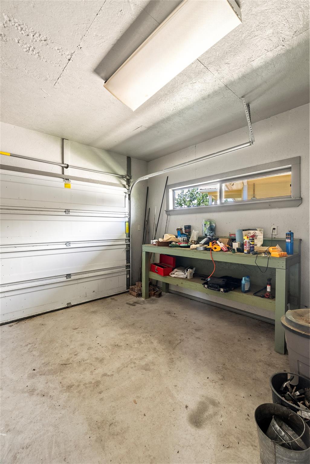 928 Upper Elgin River Rd, Elgin, TX 78621