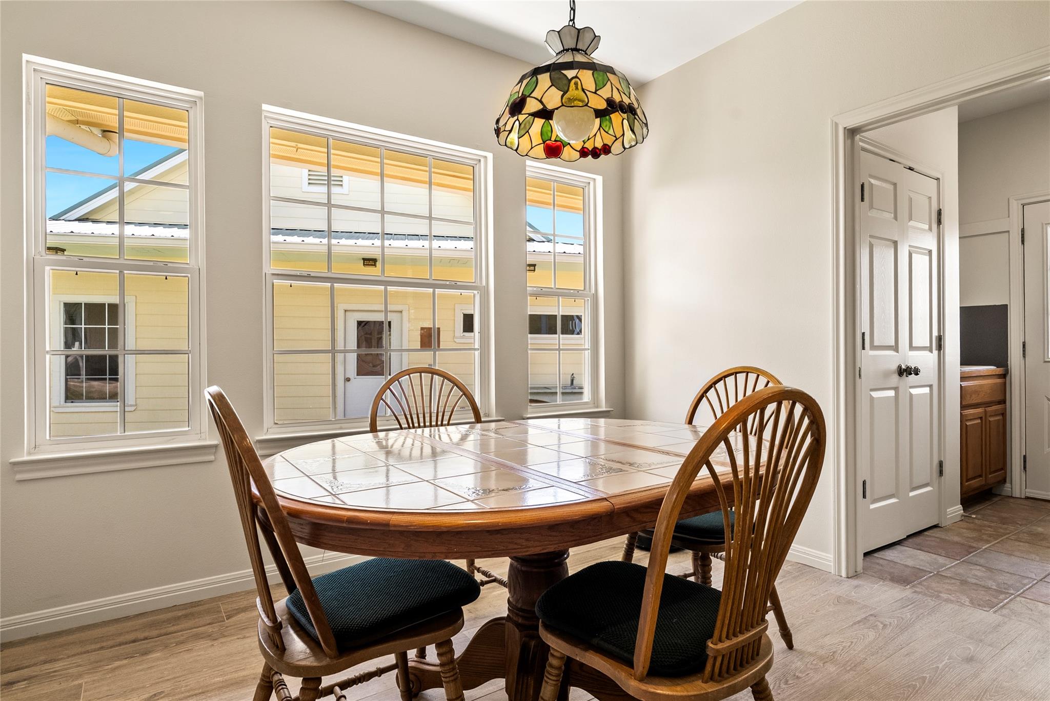 928 Upper Elgin River Rd, Elgin, TX 78621