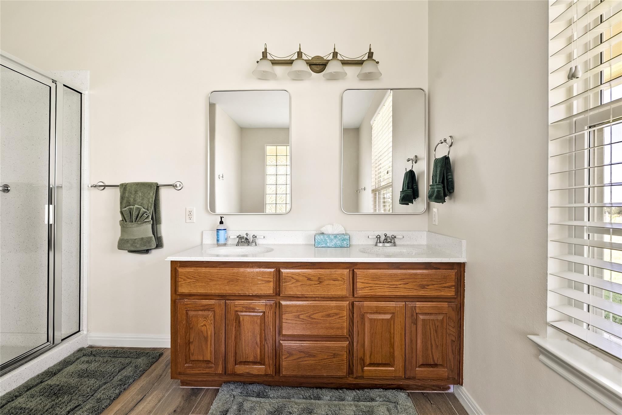 928 Upper Elgin River Rd, Elgin, TX 78621
