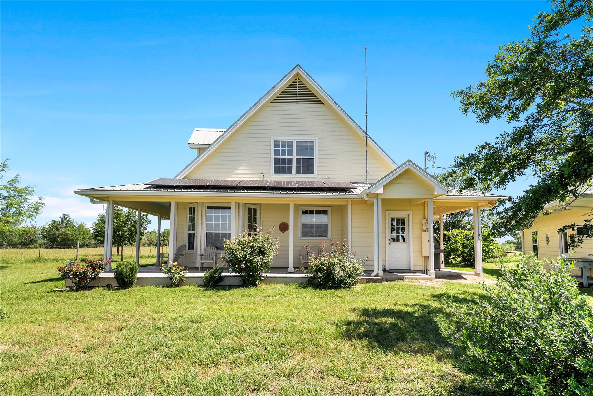 928 Upper Elgin River Rd, Elgin, TX 78621