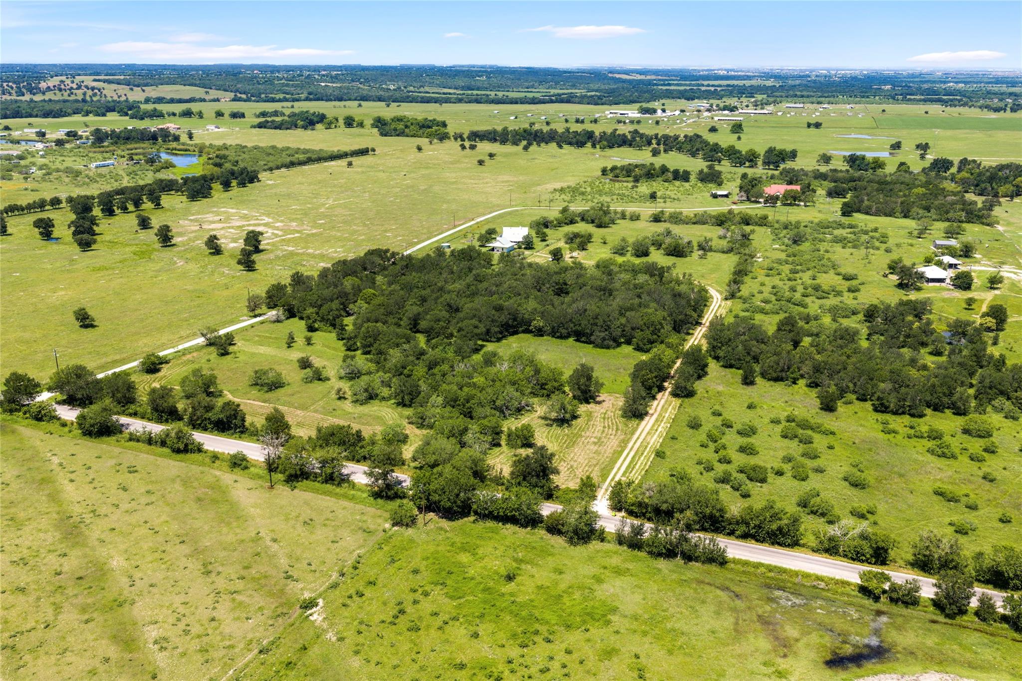 928 Upper Elgin River Rd, Elgin, TX 78621
